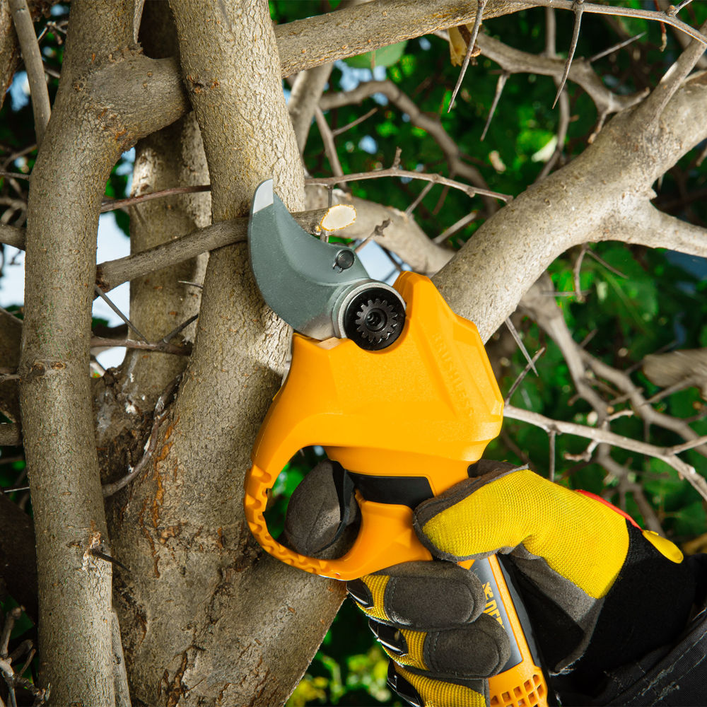 Секатор аккумуляторный CP-30,  18В Li-Ion Denzel (59435)