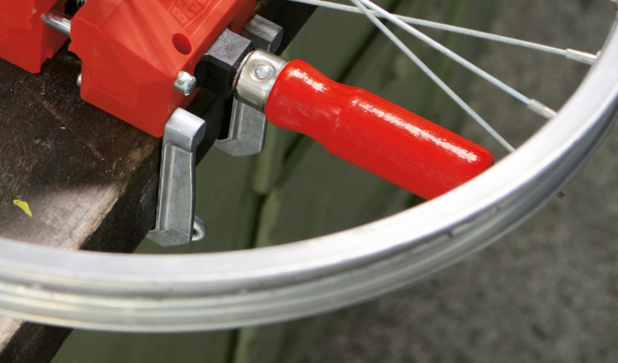 Запчасть: TK6 Зажим для стола 60/22, для крепления к столу струбцин WS 3 - 6, S10 и REVO KR/KRV, O отв 8 мм (BE-TK6)