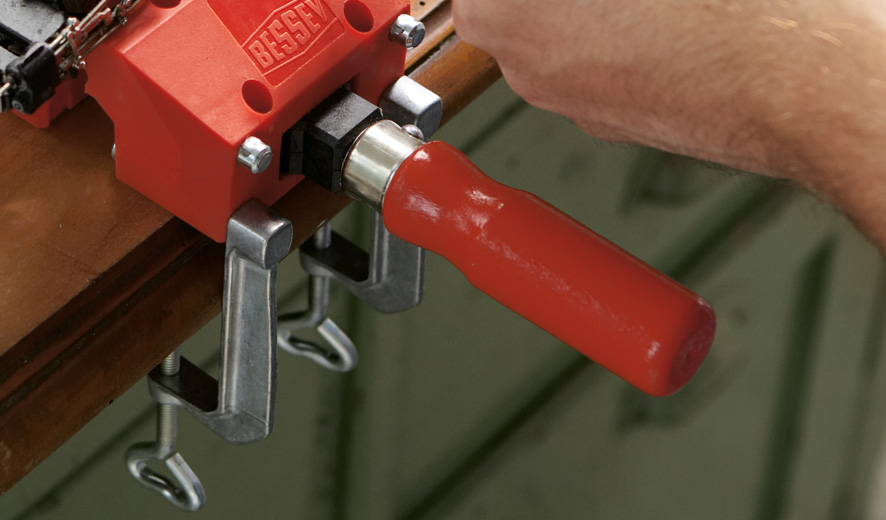 Запчасть: TK6 Зажим для стола 60/22, для крепления к столу струбцин WS 3 - 6, S10 и REVO KR/KRV, O отв 8 мм (BE-TK6)