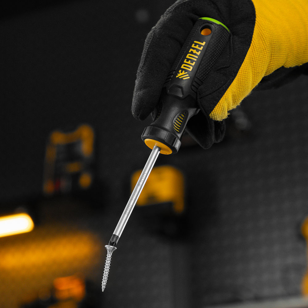 Отвертка, PZ1x75 мм, S2, 3к рукоятка Denzel (122057)