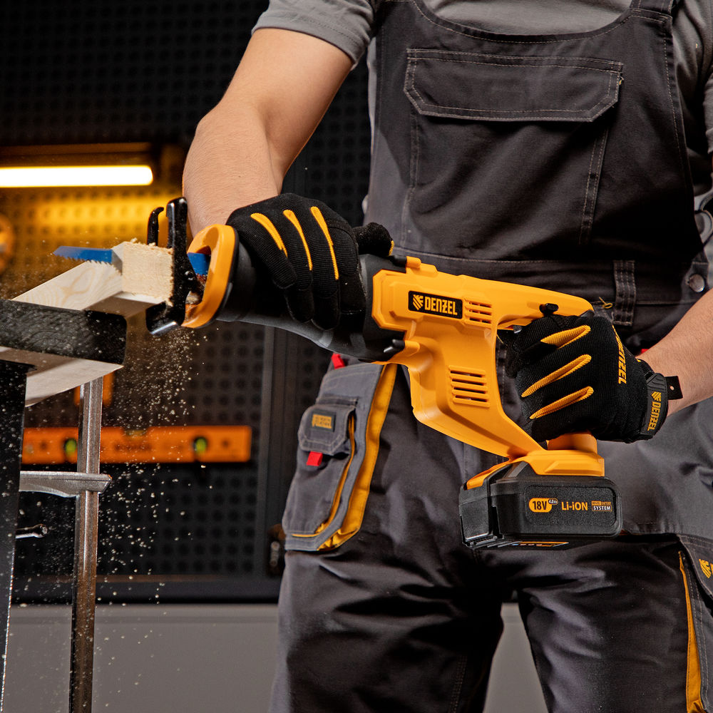 Пила сабельная аккумуляторная CRC-115-0, 18В Li-Ion Denzel (28466)