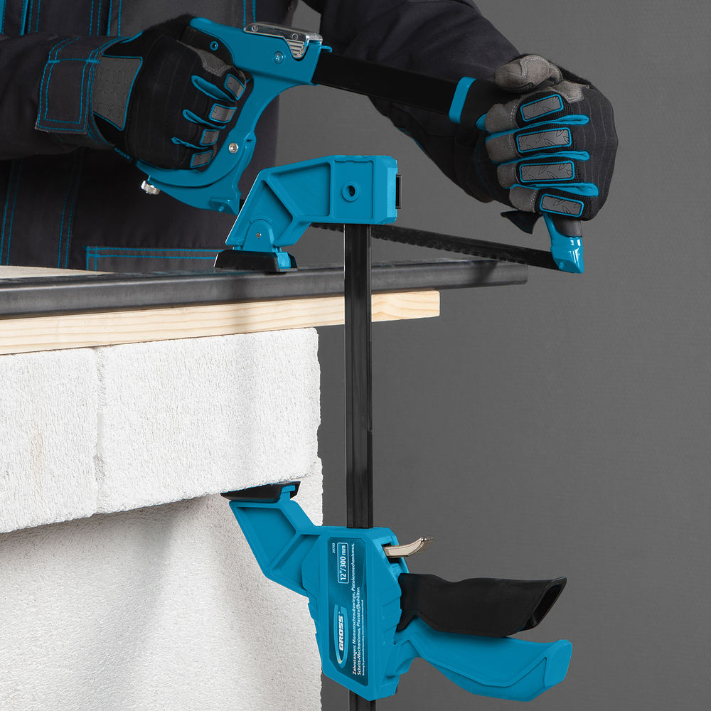 Струбцина реечная, быстрозажимная, пистолетного типа, пошаговый механизм, пластиковый корпус, 300 мм Gross (20702)