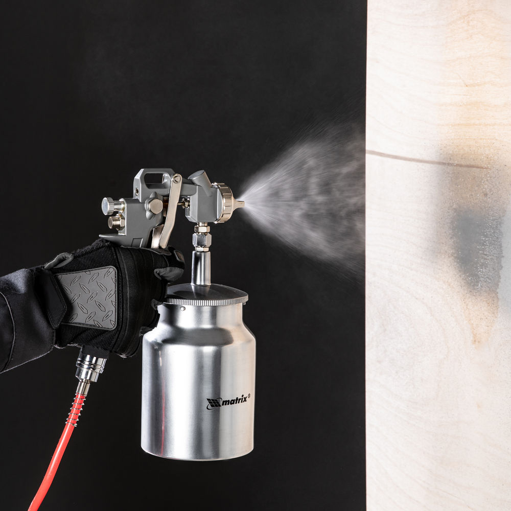 Краскораспылитель пневматический с нижним бачком V 1, 0 л, сопло D 1.2, 1.5 и 1.8 мм Matrix (57316)