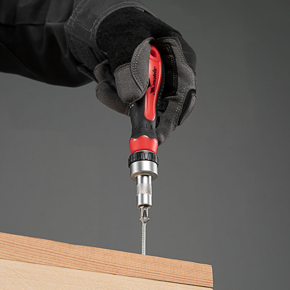 Отвертка реверсивная с набором бит и насадок торцевых, CrV, 1/4, 16 шт Matrix (11332)