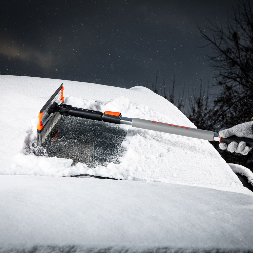 Щетка-сметка для снега со скребком и водосгоном, телескопическая, поворотная голова Stels (55299)
