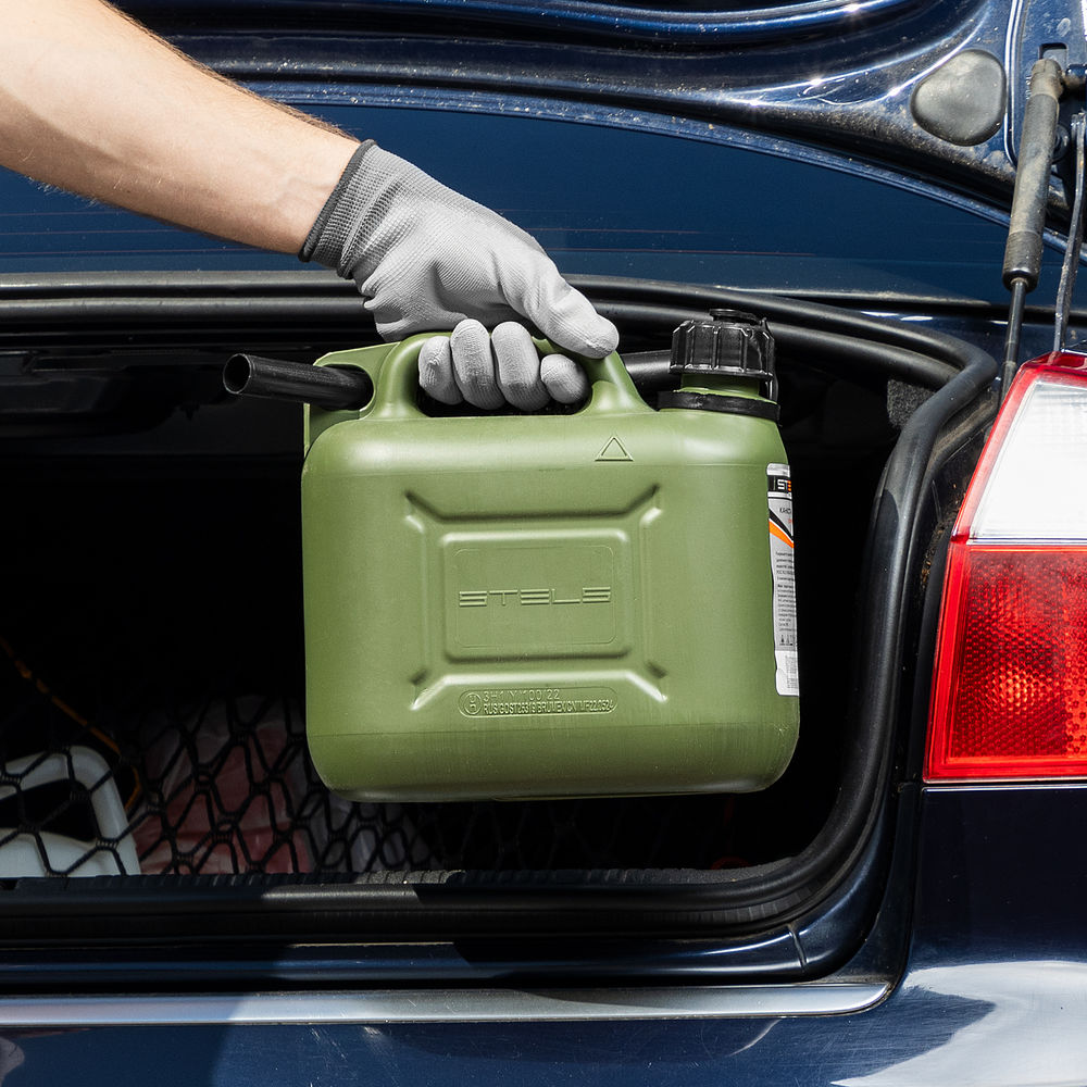 Канистра для ГСМ вертикальная 5 л, пластиковая, усиленная Stels (53124)