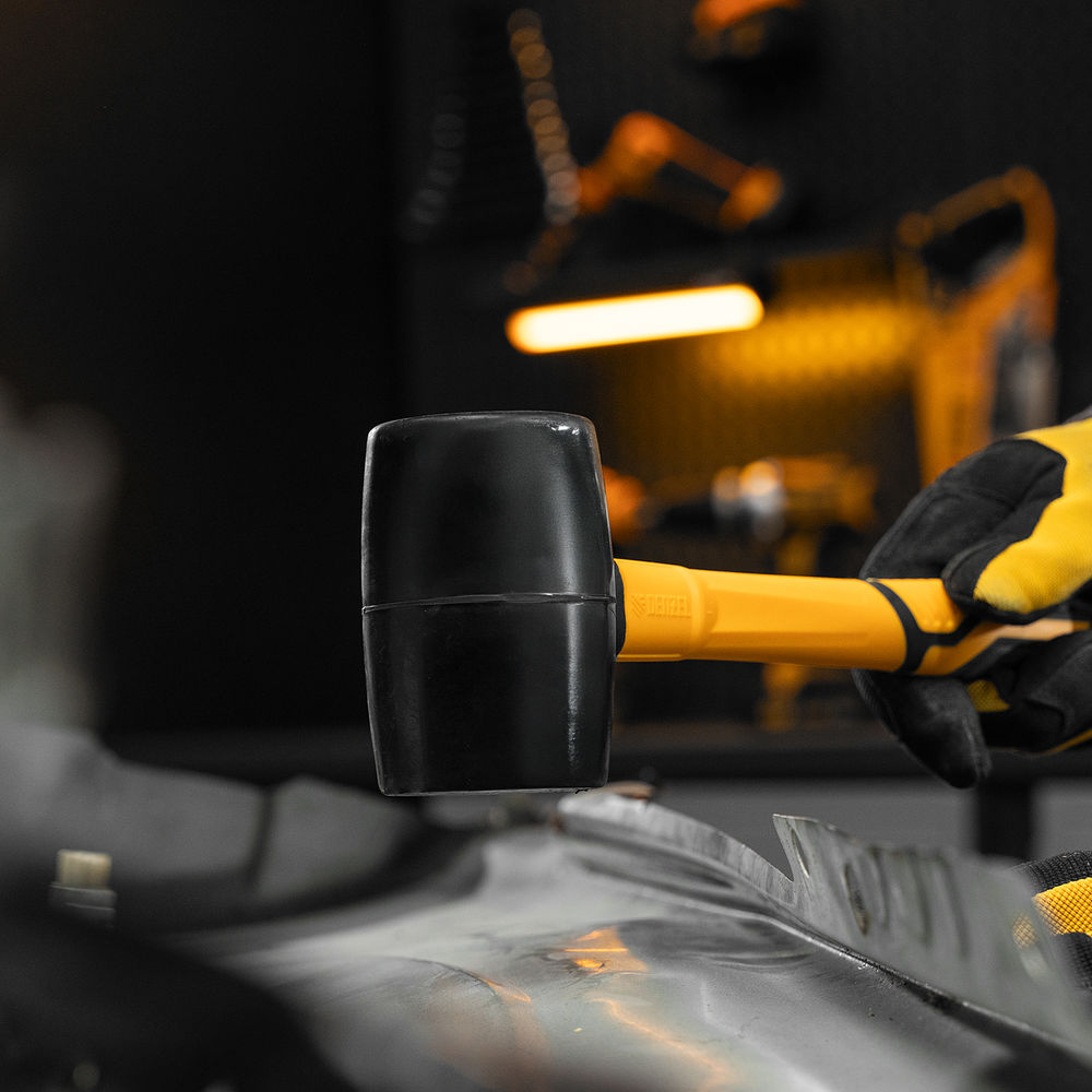 Киянка резиновая, 450 г, черная, фибергласовая рукоятка c TPR покрытием Denzel