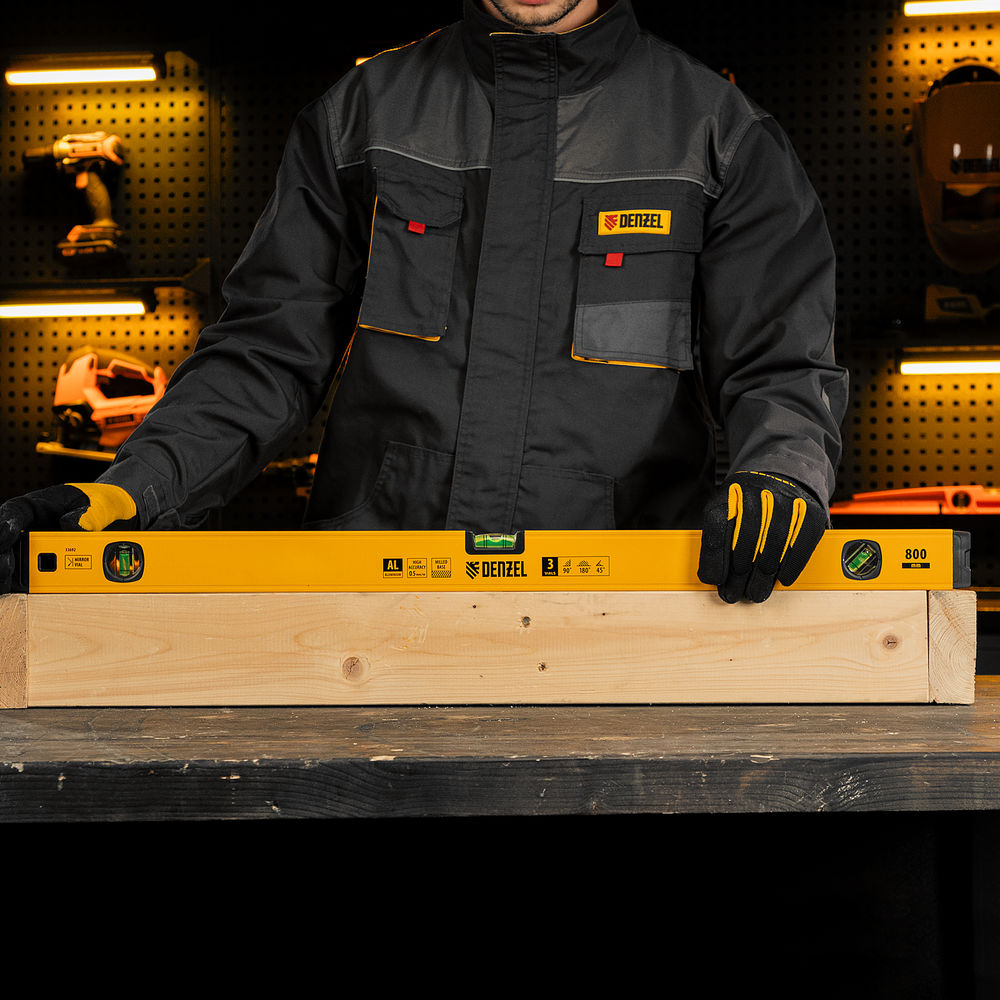 Уровень алюминиевый, магнит, фрезерованный, 3 глазка (1 зеркал.) 0,5 мм/м, 800 мм Denzel (33692)