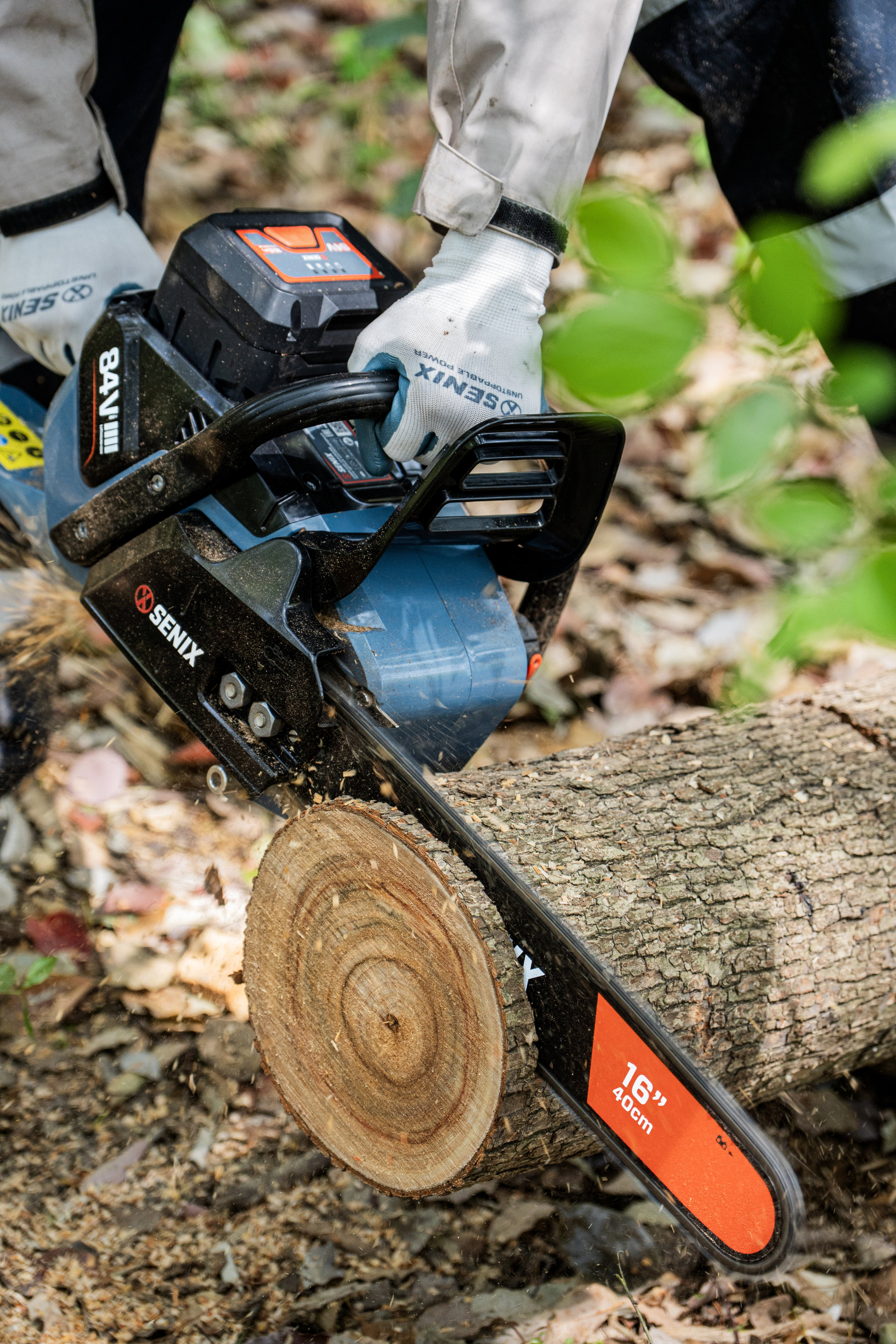 Пила цепная, бесщ.мотор, 40 см (16). В комплекте: 1 батарея 10.0Ач, ЗУ X8 84В