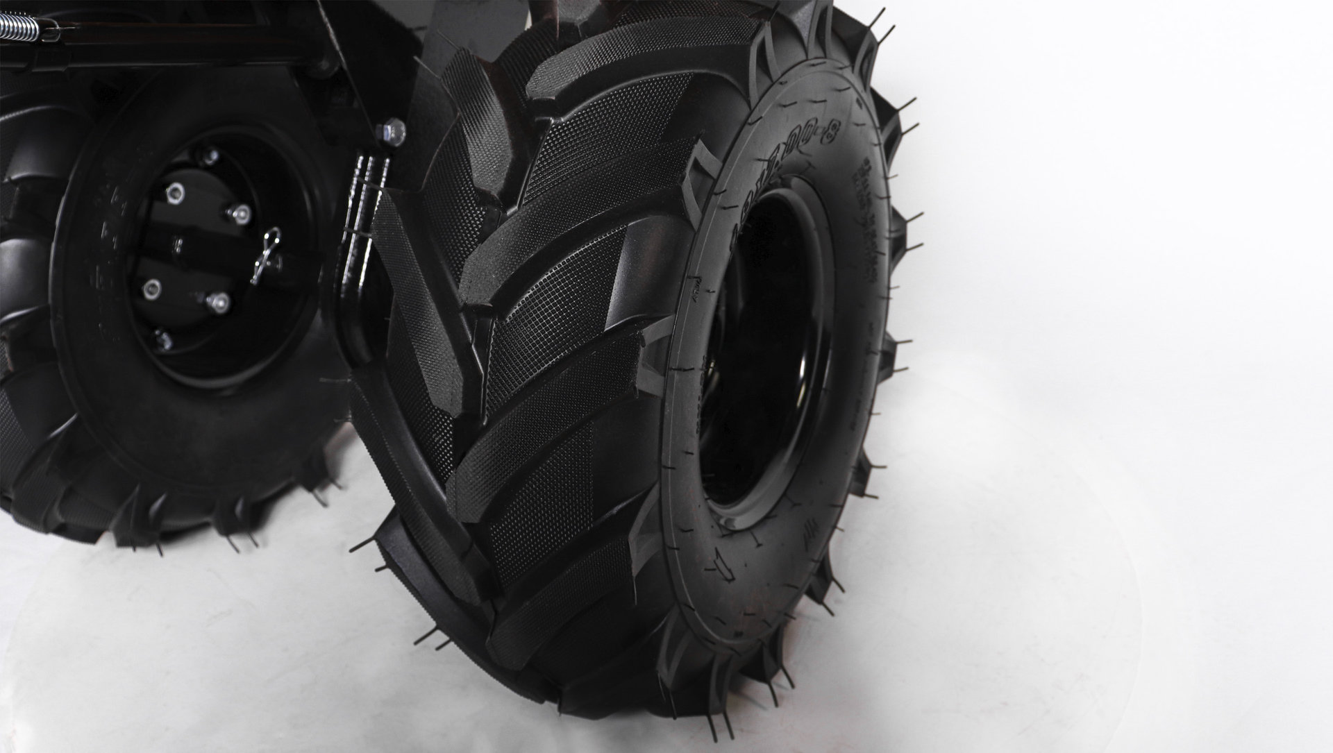 Мотоблок Champion BC8738 (7лс 3F/1R 81см 35см 6л 84кг, колеса 19х7.00-8 шкив) (BC8738)