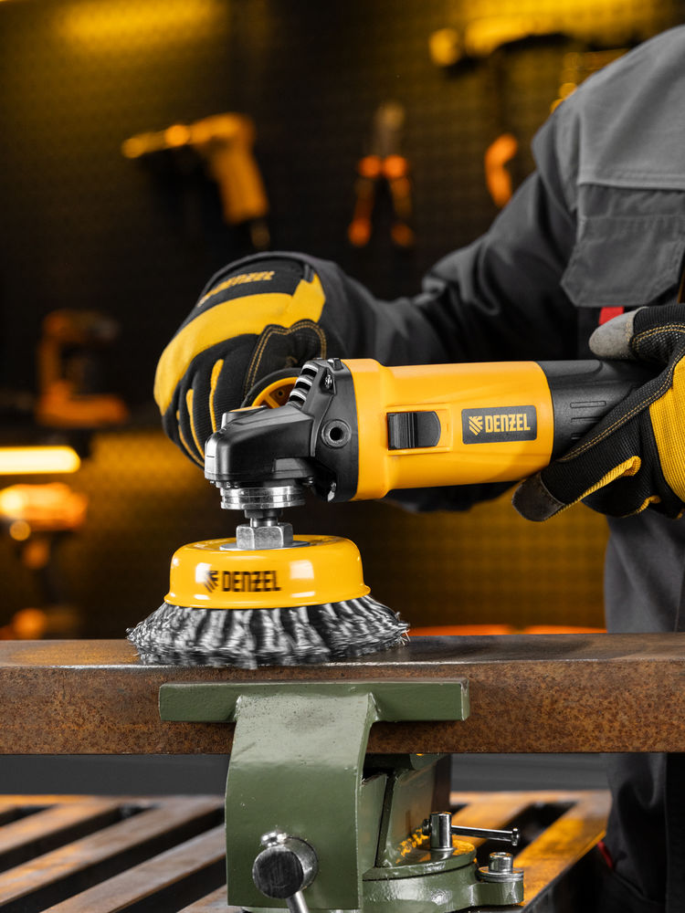 Щетка для УШМ, 125 мм, Чашка, крученая нержавеющая проволока 0.5 мм, М14 Denzel (746273)