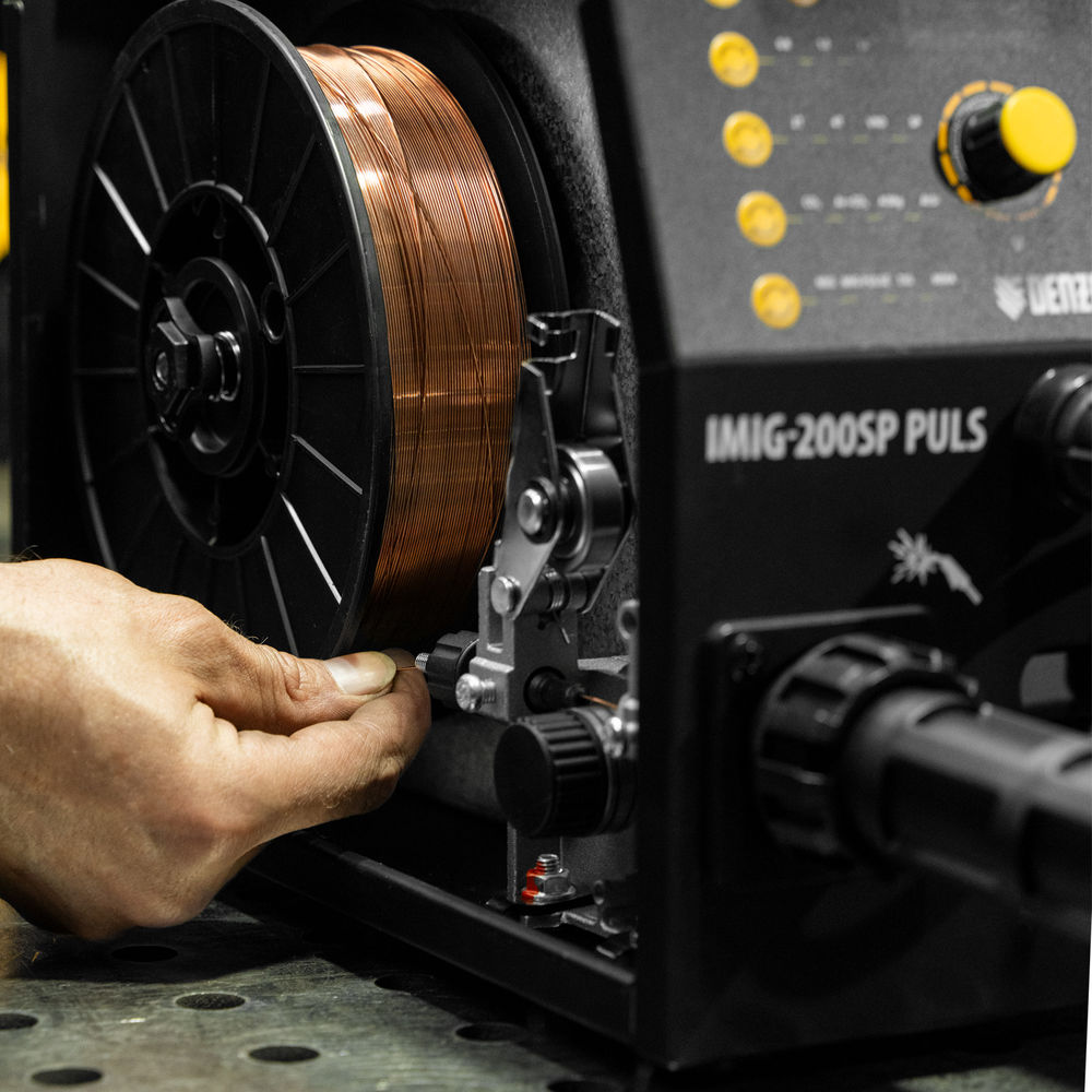 Аппарат инвертор. полуавтомат. cварки IMIG-200SP Pulse, 200 А, ПВ 60%, катушка 5 кг// Denzel (94362)