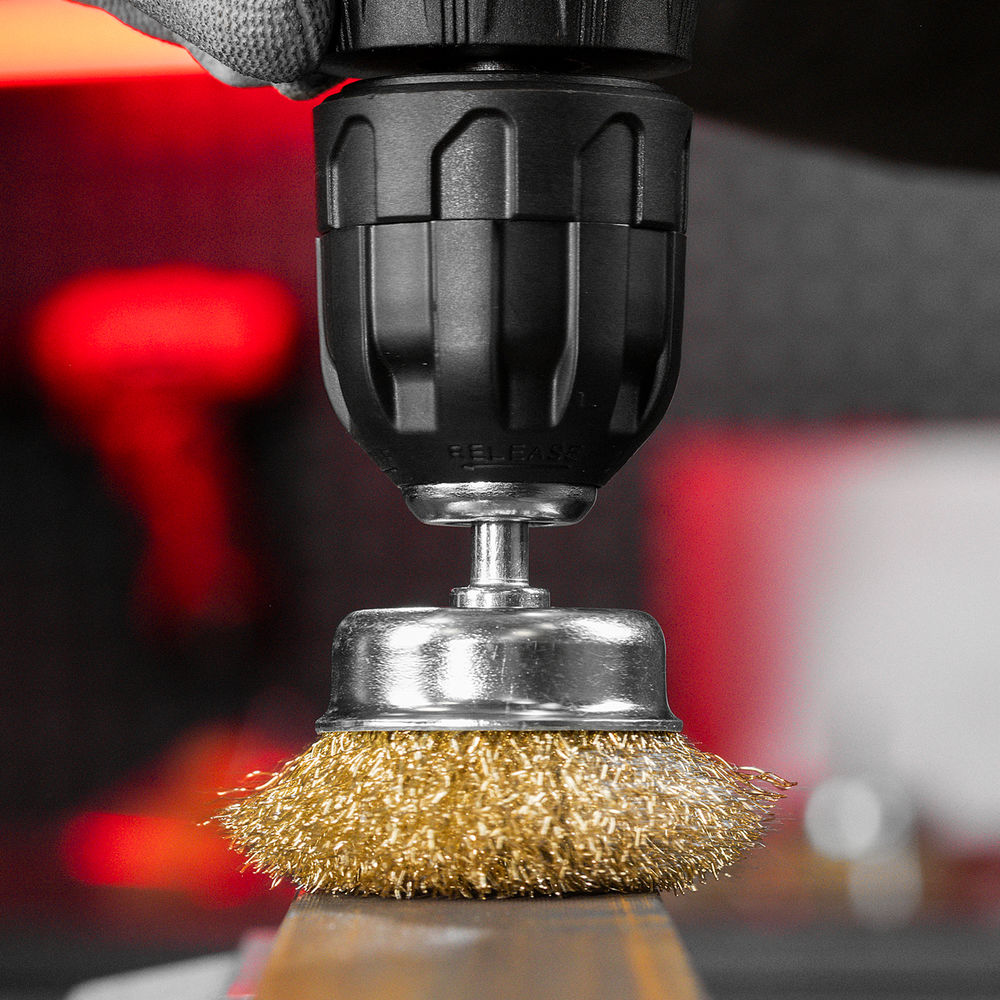 Набор щеток для дрели, 6 шт, 5 плоских 40-50-65-75-100 мм + 1 чашка 50 мм, со шпильками Matrix (74496)