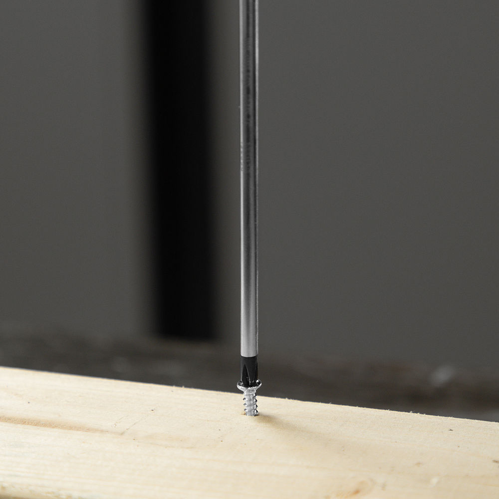 Отвертка, PH0х100 мм, S2, 3к рукоятка Denzel (121727)