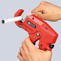 Труборез-ножницы для тонкостенных пластиковых труб, O 6 -35 мм, длина 185 мм (KN-9410185)