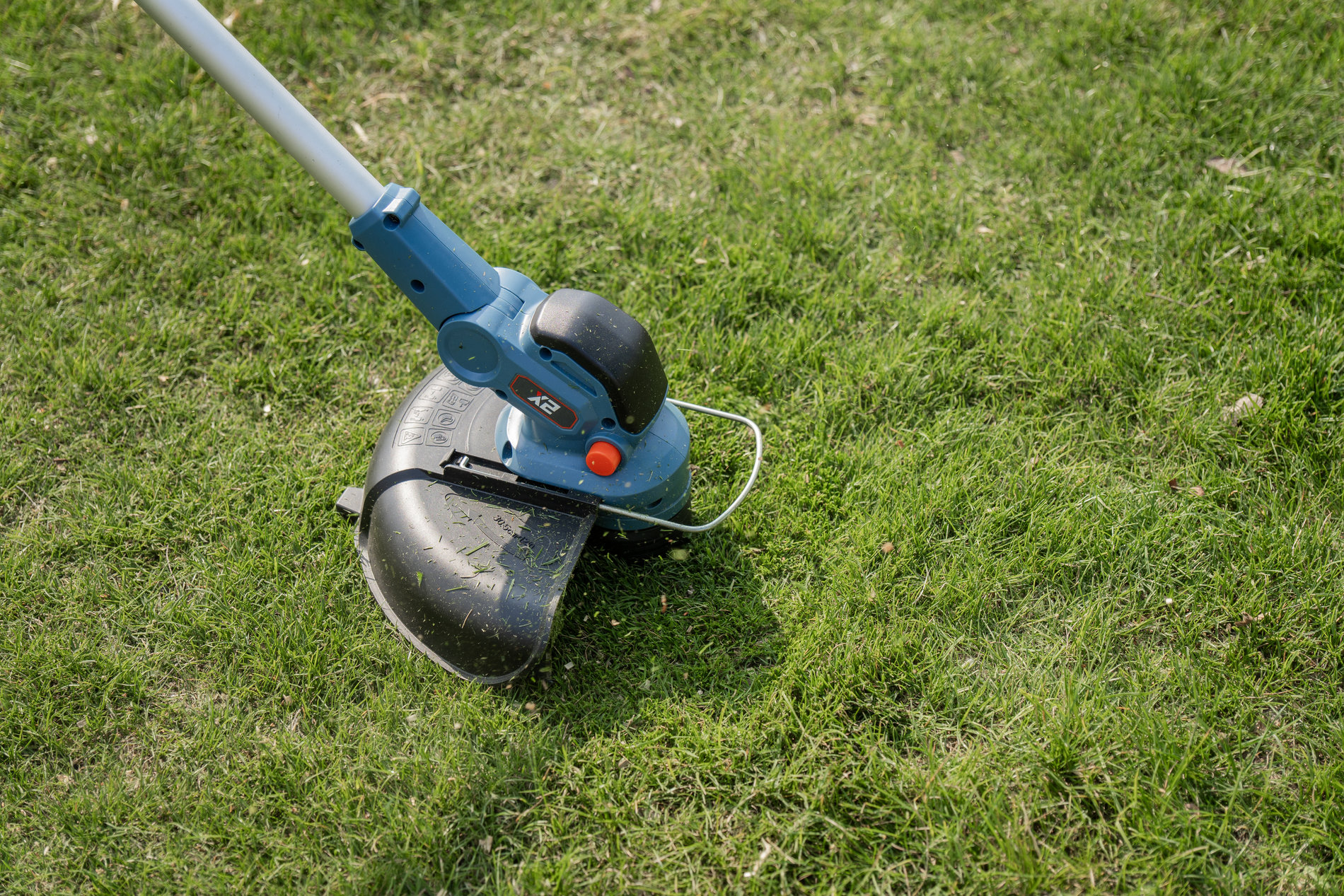 Триммер аккумуляторный, серия X2, 20В, 30.5 см., с 1 АКБ, 1 ЗУ