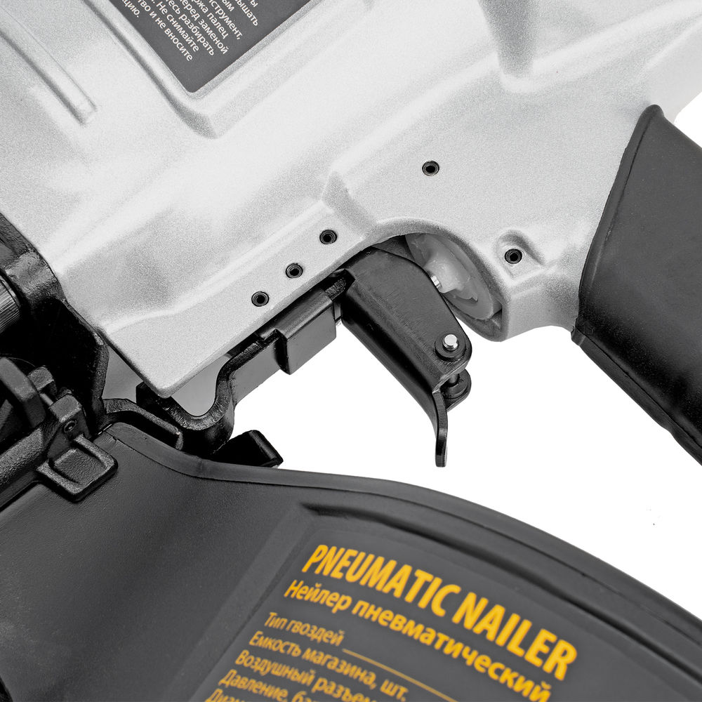 Нейлер пневматический CN70 для гвоздей CNW от 45 до 70 мм// Denzel (57421)
