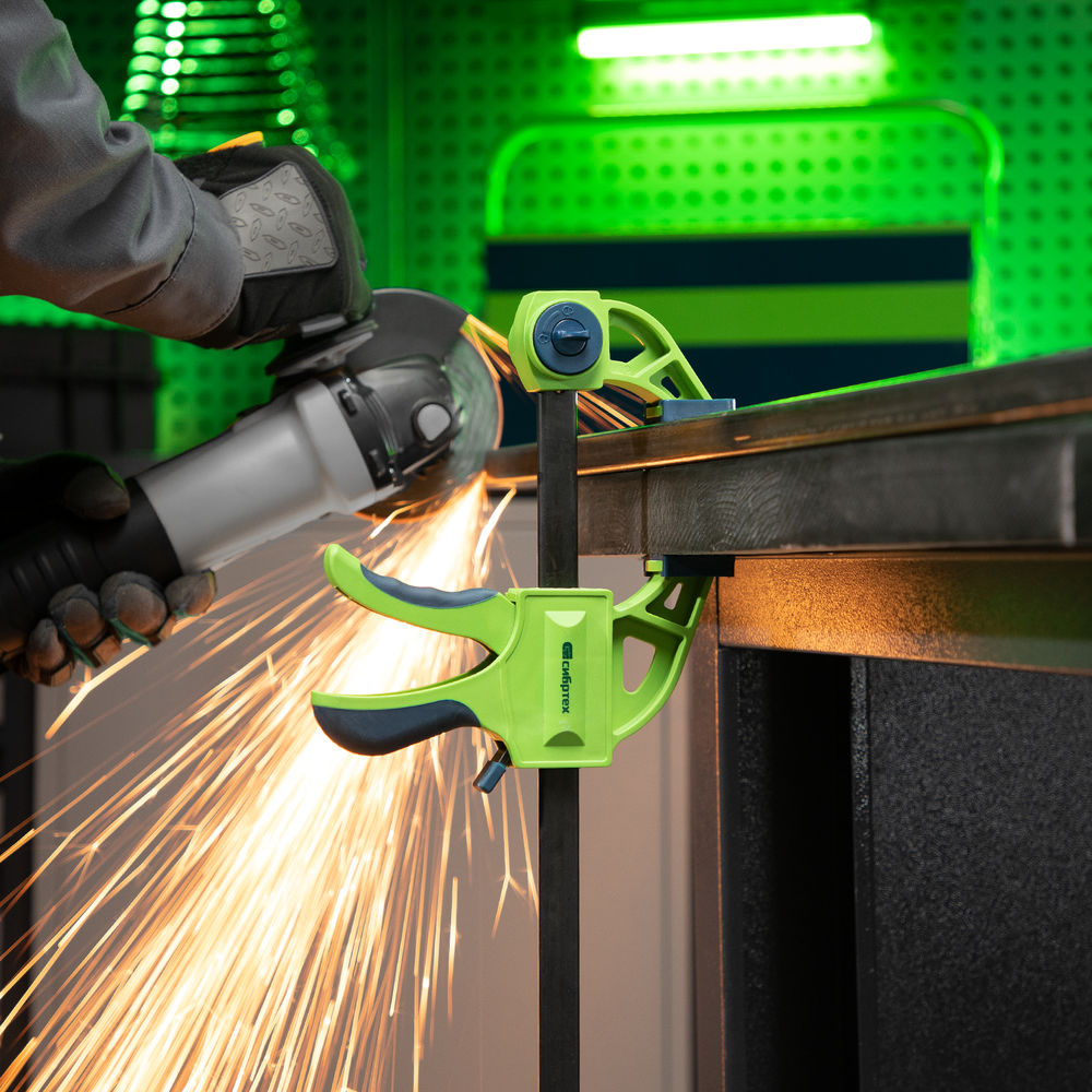 Струбцина F-образная, быстрозажимная, 150 х 70 х 360 мм, пластиковый корпус, фиксатор, двухкомпонентная рукоятка Сибртех (20563)