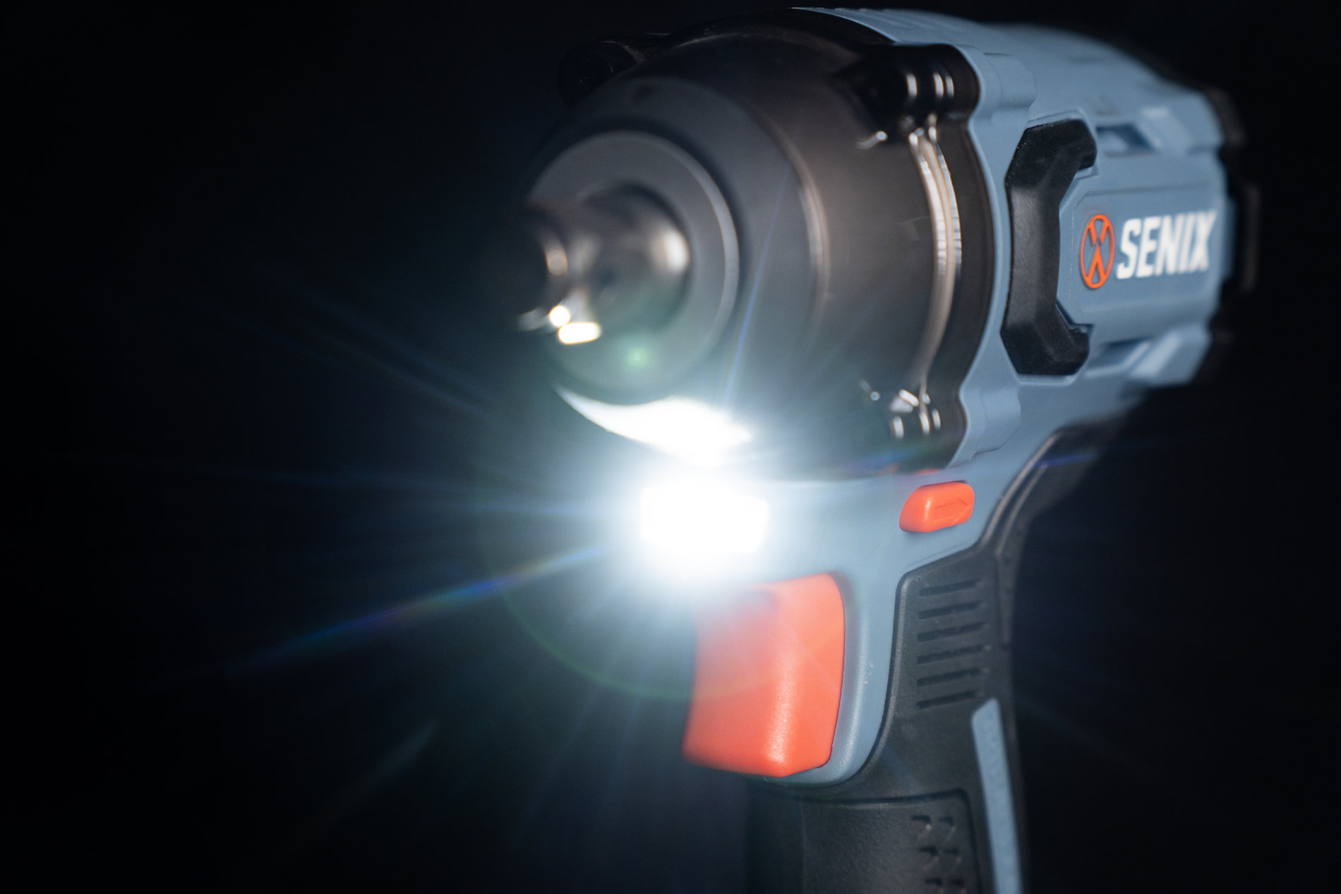 Импульсный гайковерт 1/2, 330 Нм, без АКБ и ЗУ X2 20В