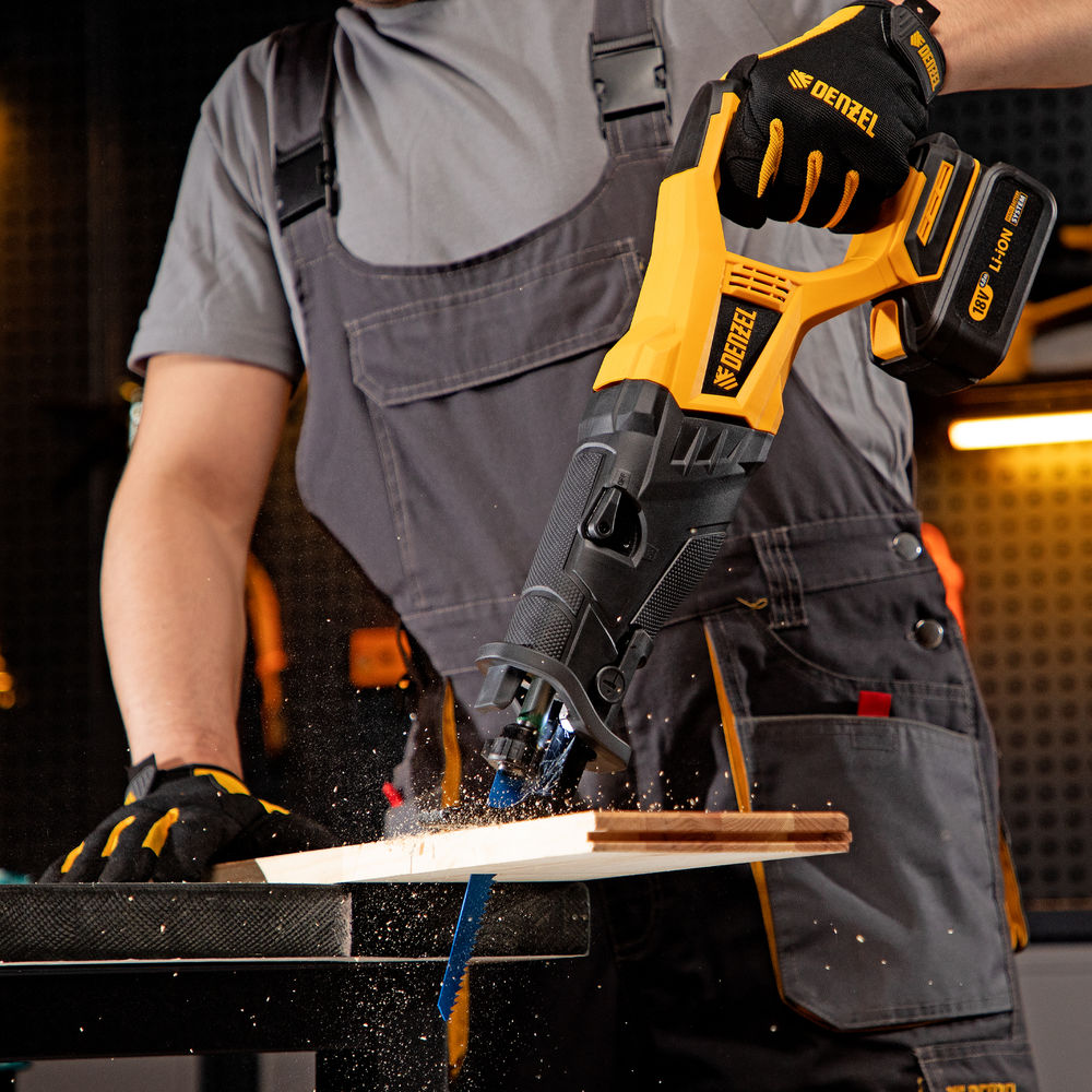 Пила сабельная аккумуляторная бесщет BRC-120-0, 18В Li-Ion Denzel (28461)