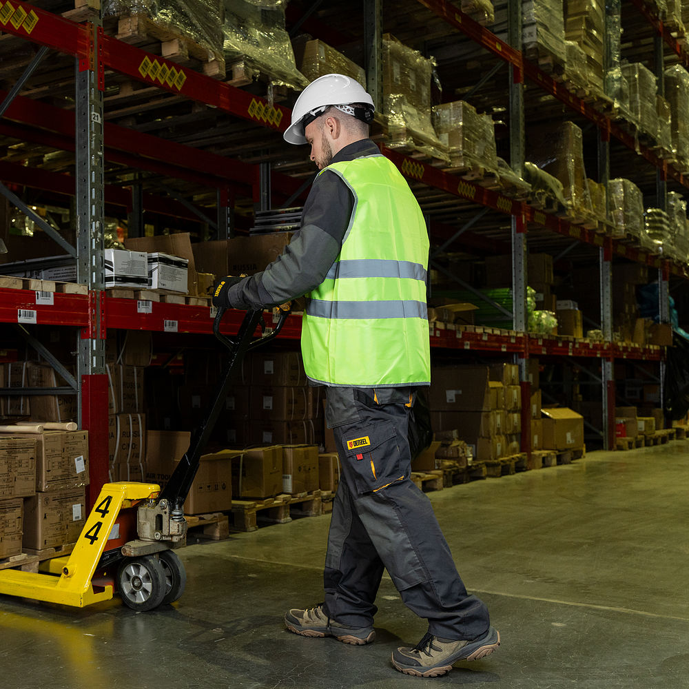 Каска защитная ударопрочная, ABS/PC, плавная регулировка, модель «Форвард» (К-05)белая Denzel (89204)