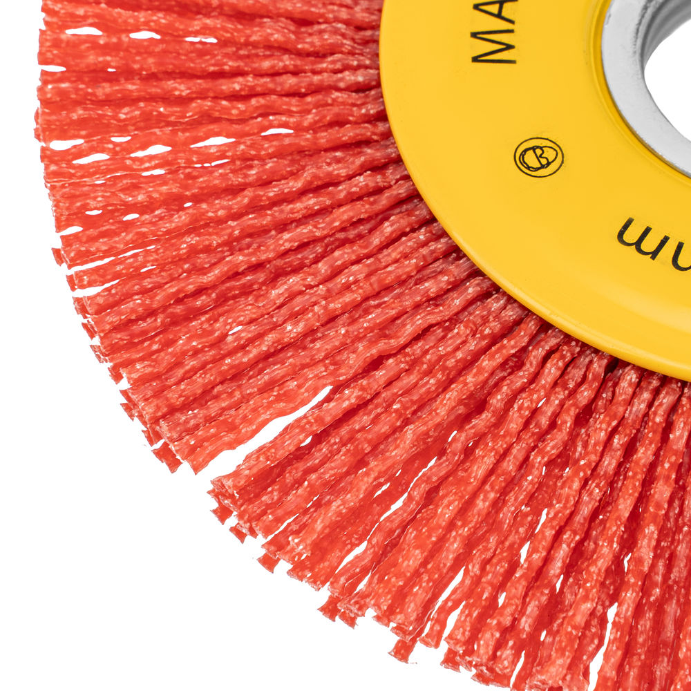 Щетка для УШМ, 125 мм, Плоская, нейлоновая щетина, посадка 22,2 мм Denzel (74461)