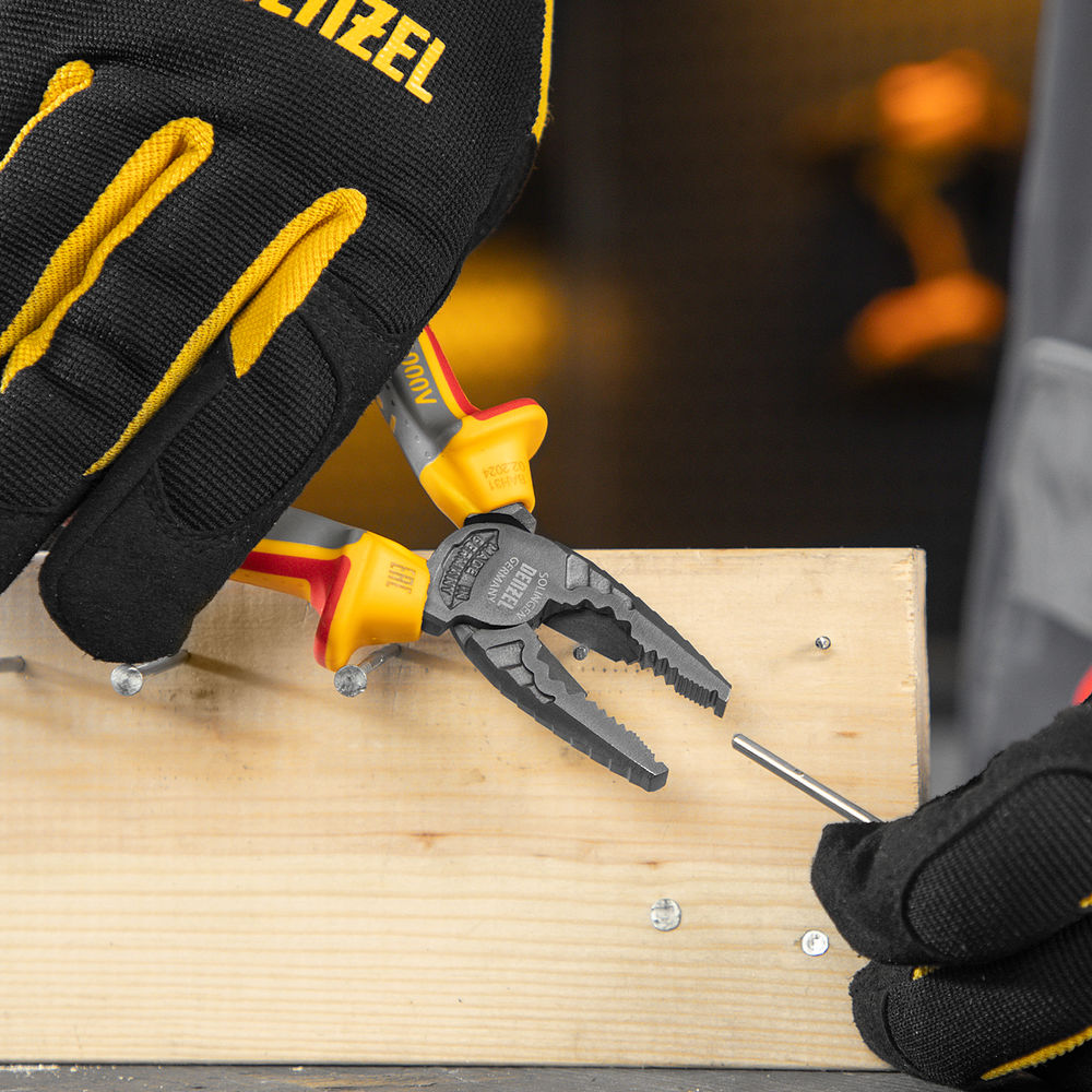 Плоскогубцы комбинированные, диэлектрические трехкомпонентные рукоятки до 1000 В, 165 мм Denzel (17085)