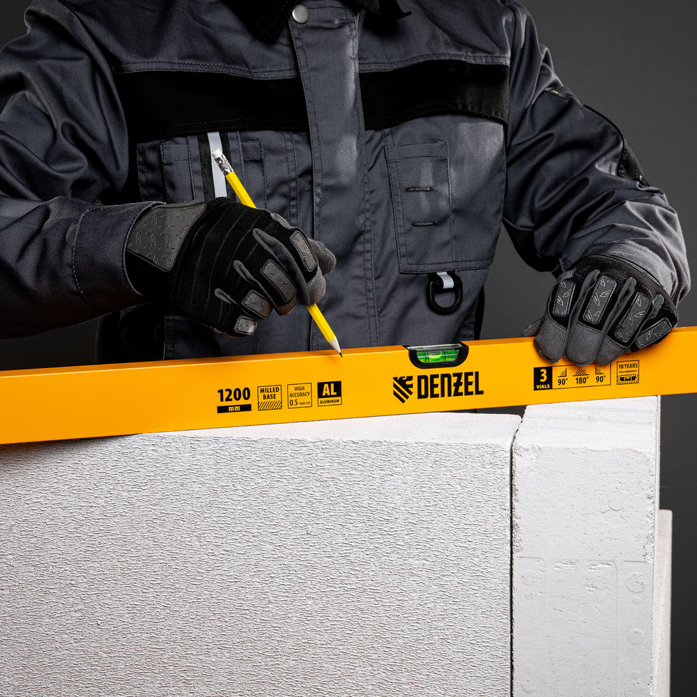 Уровень алюминиевый, 1200 мм, фрезерованный, 3 глазка Denzel (33684)