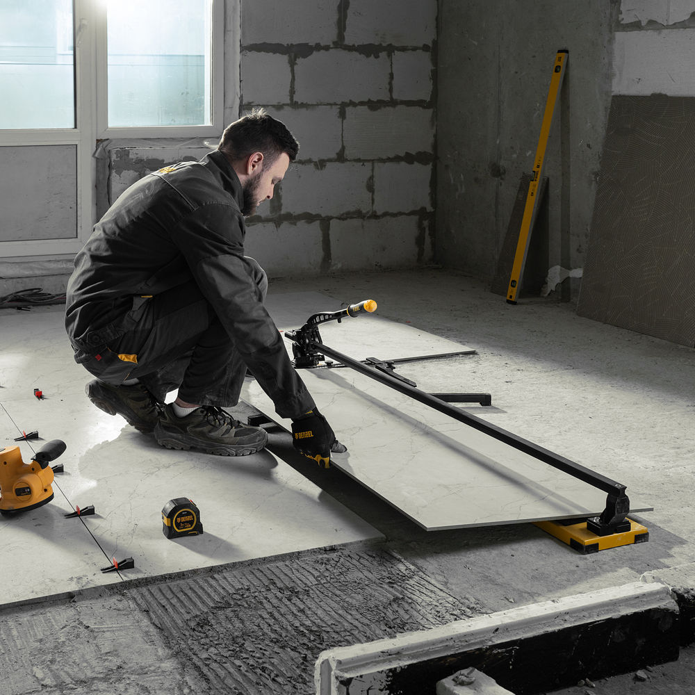 Плиткорез рельсовый 1200х16мм, каретка на подш., стальная станина, усил. рукоятка-пенал Denzel (877020)