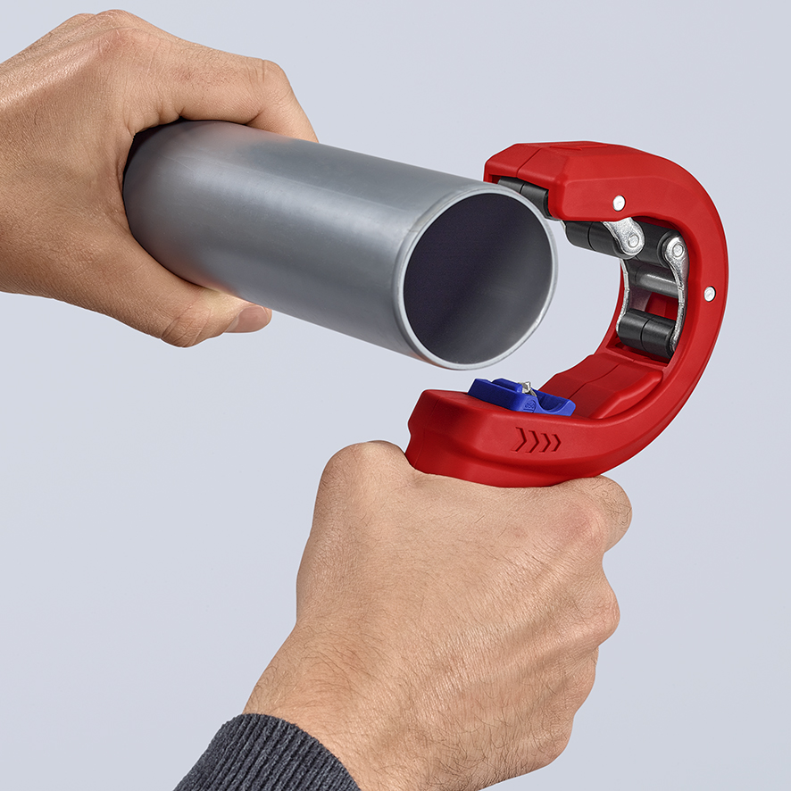 Труборез O 32/40/50 мм для канализационных пластиковых труб, толщина max 2.4 мм, длина 202 мм, BK DP50 KNIPEX KN-902301BK