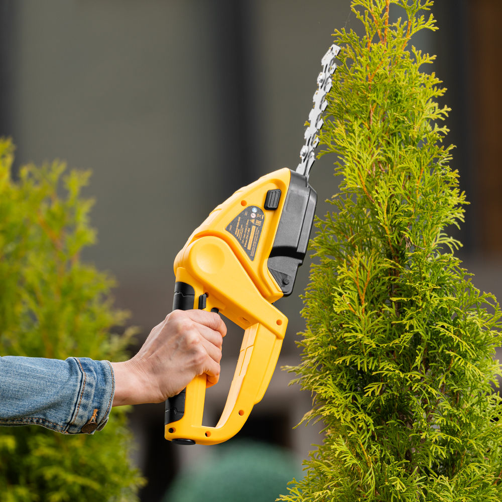 Ножницы-кусторез аккумуляторные GS-7, Li-Ion, 7,2 В Denzel (59428)