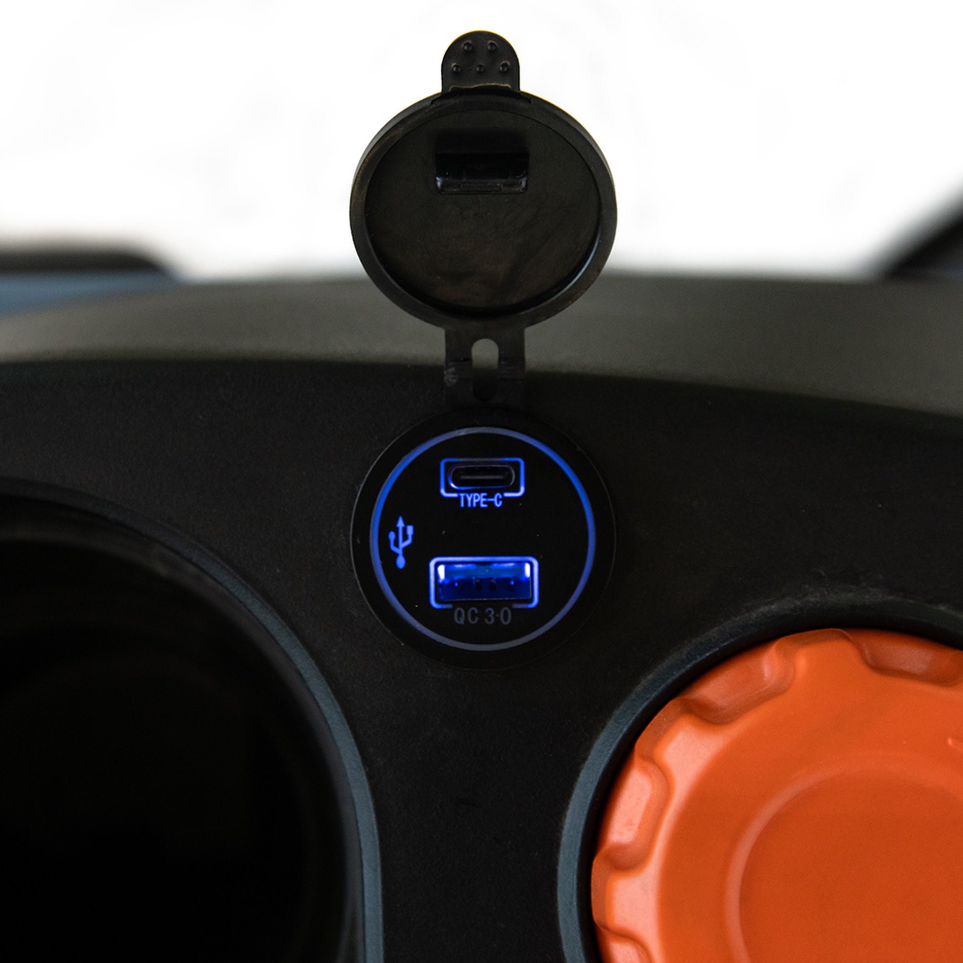 Райдер газонокосилка ZTR аккумуляторная ZTRX6-M-EU, 107см, с 4 АКБ 12Ач и зу 1600Вт, SENIX