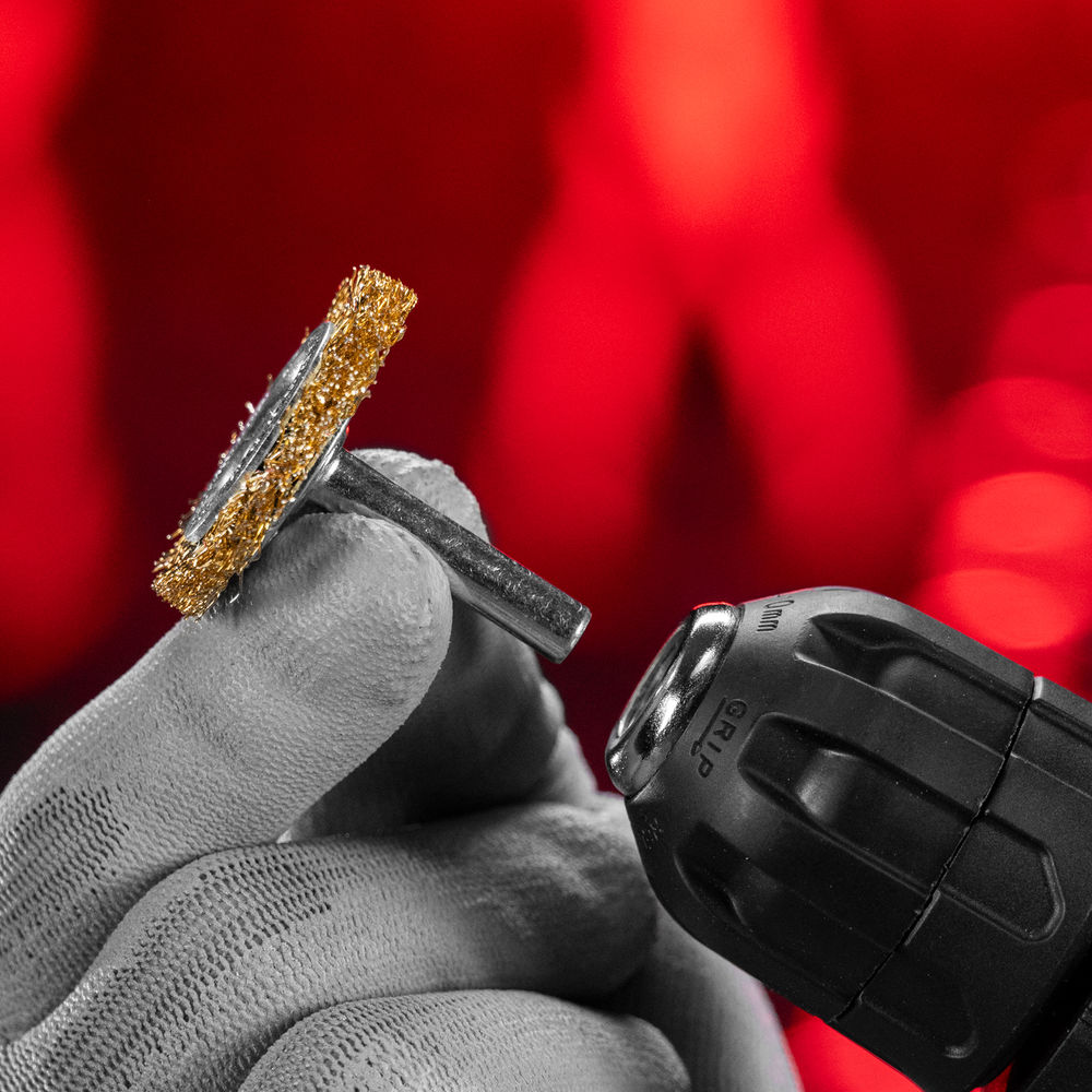 Щетка для дрели, 40 мм, плоская со шпилькой, латунированная витая проволока Matrix (74442)