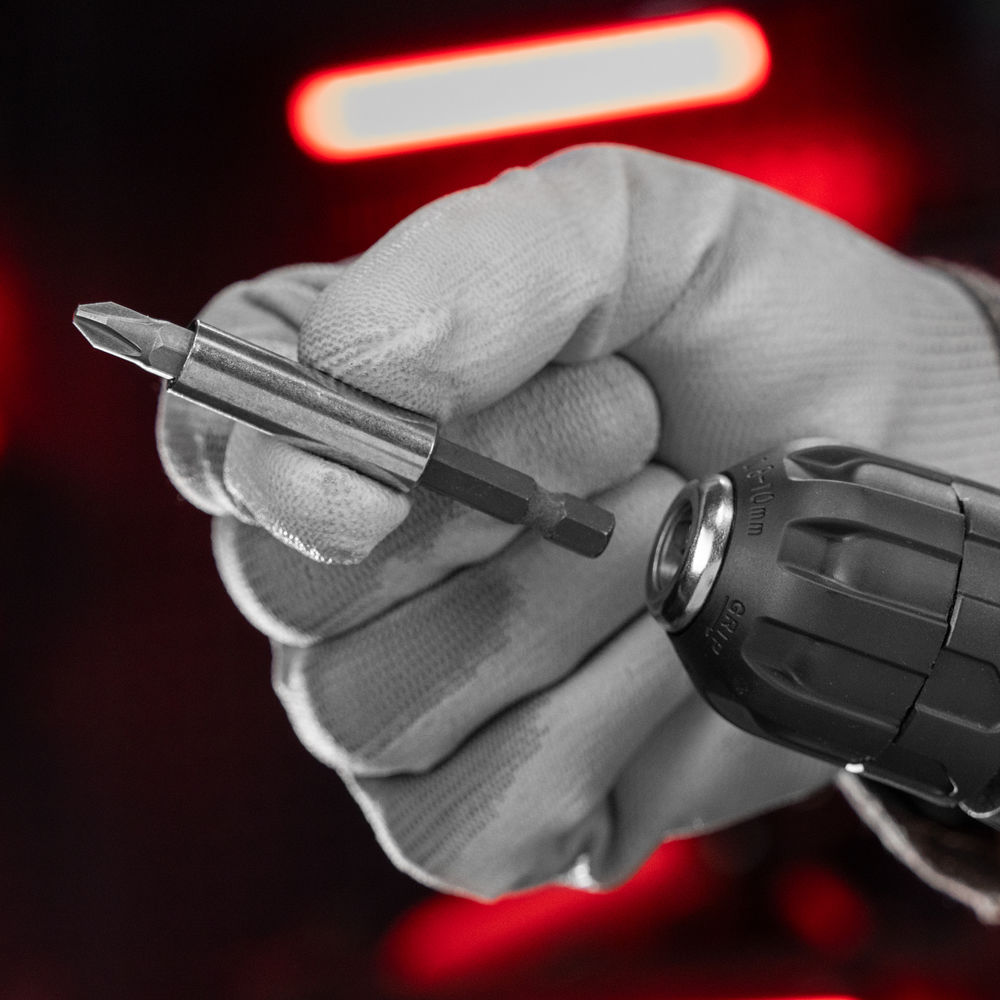 Набор бит, магнитный адаптер для бит, сталь 45Х, 7 предметов, пластиковый кейс Matrix (11392)