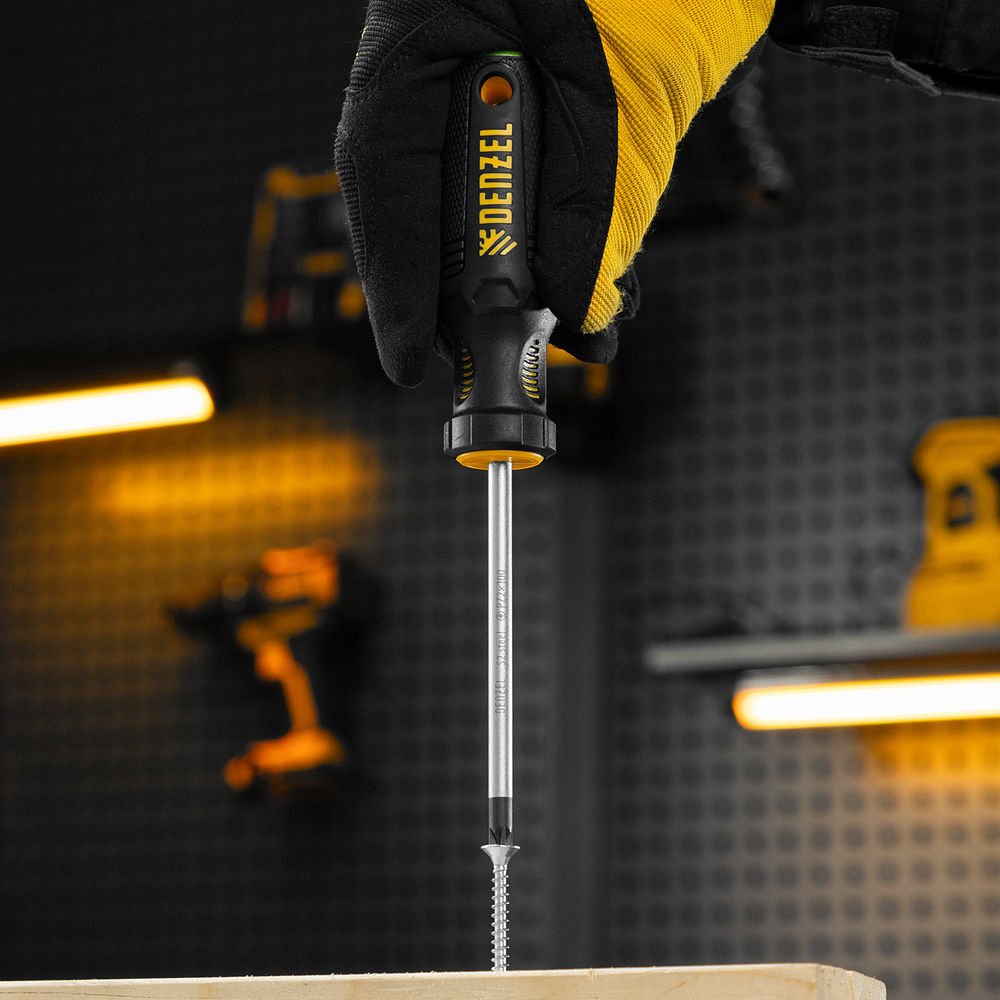 Отвертка, PZ2x100 мм, S2, 3к рукоятка Denzel (122077)