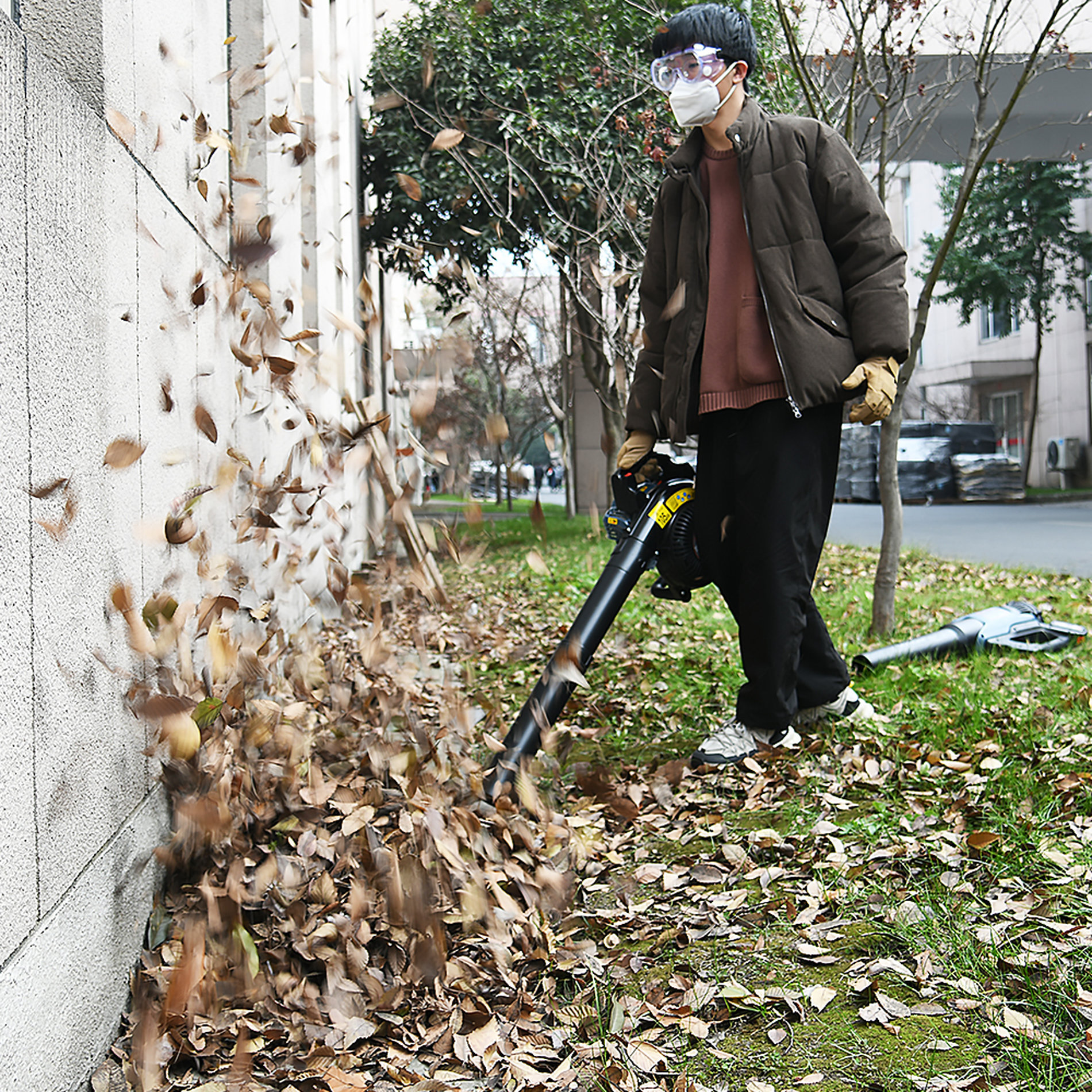 Воздуходувка-садовый пылесос бензиновая ,31 см3, 4-х тактная BLV4QL-M-EU