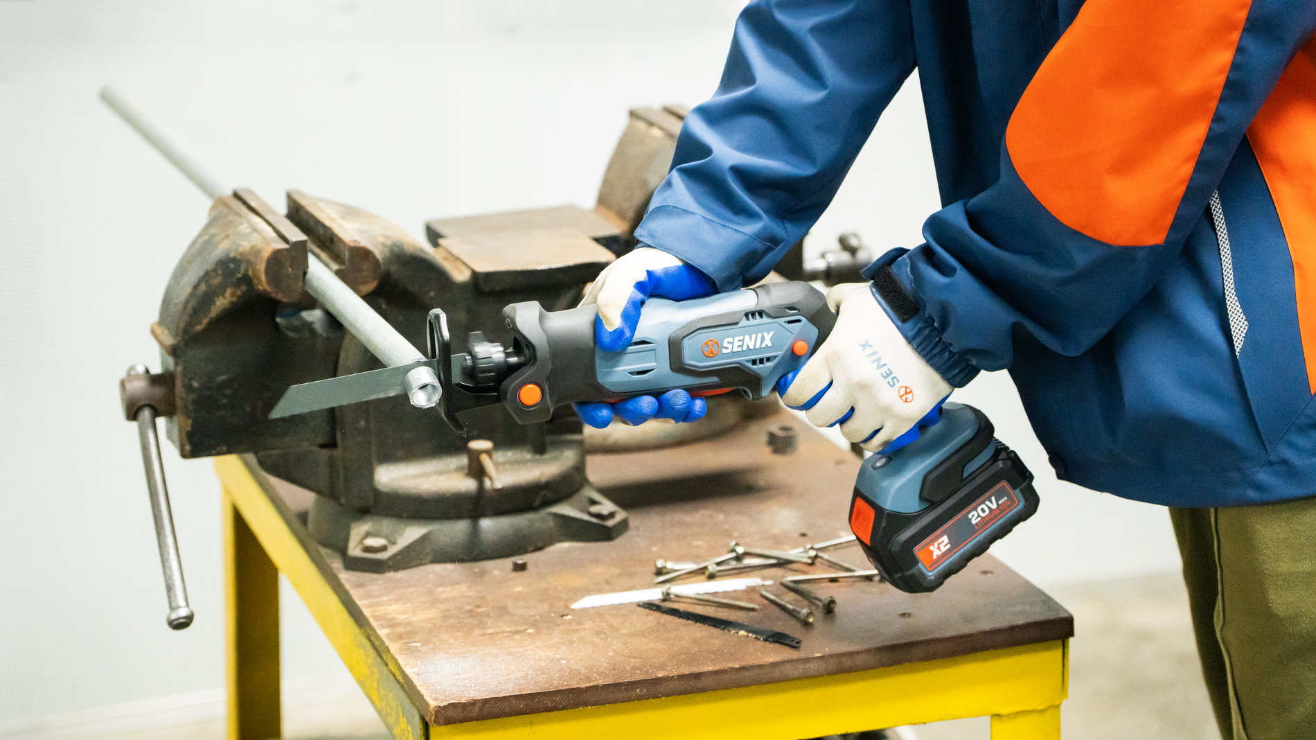 Сабельная пила, 13 мм, без АКБ и ЗУ X2 20В