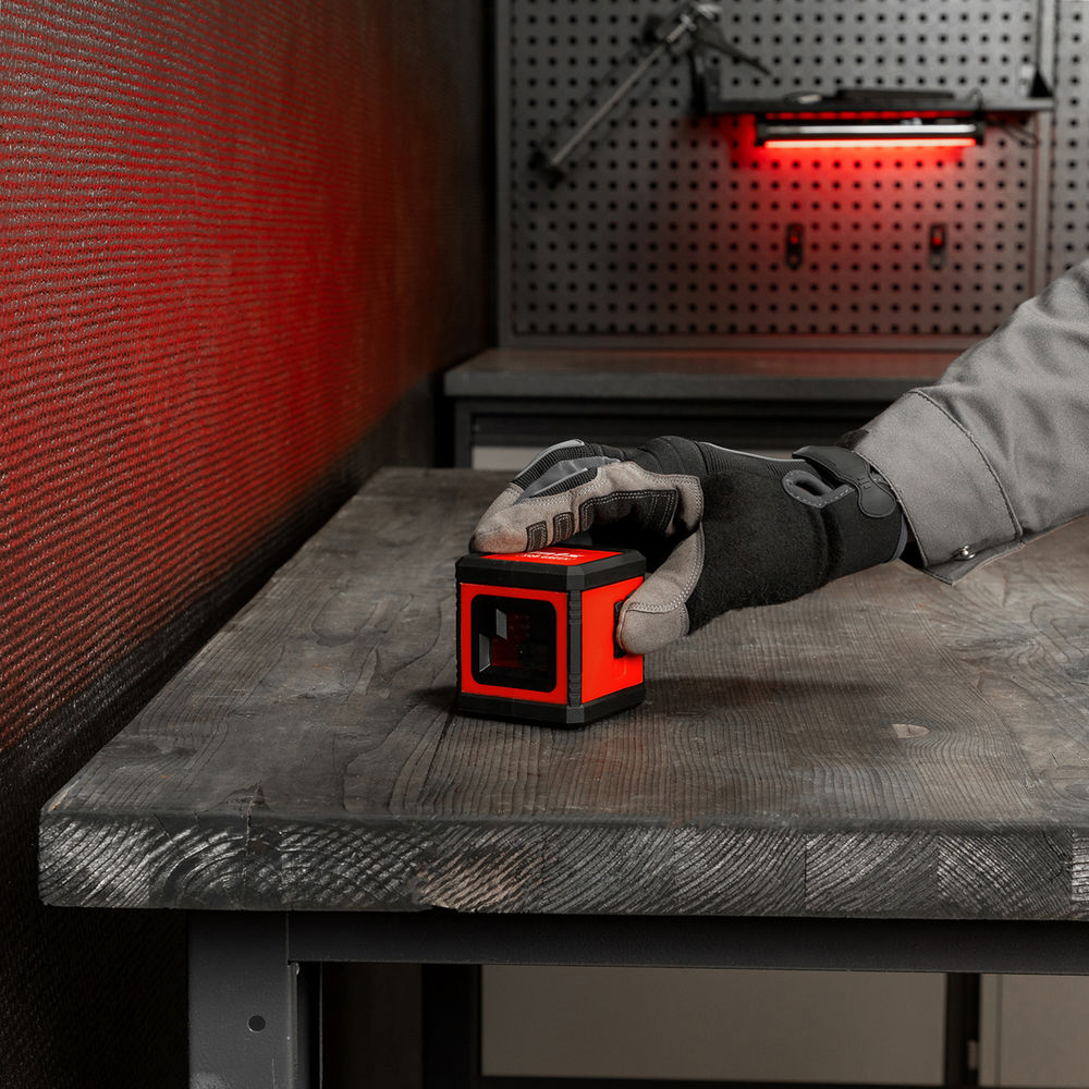 Лазерный уровень XQB GREEN Basic SET, 20 м, зеленый луч, батарейки, резьба 1/4 MTX (35019)