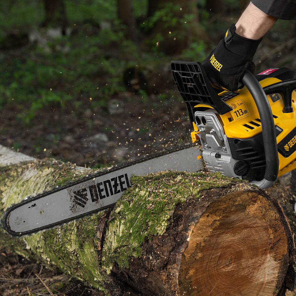 Пила цепная бензиновая DS-5218, шина 45 см, 52 см3, 3 л.с, шаг 0,325, паз 1,5 мм, 72 звена Denzel (95237)