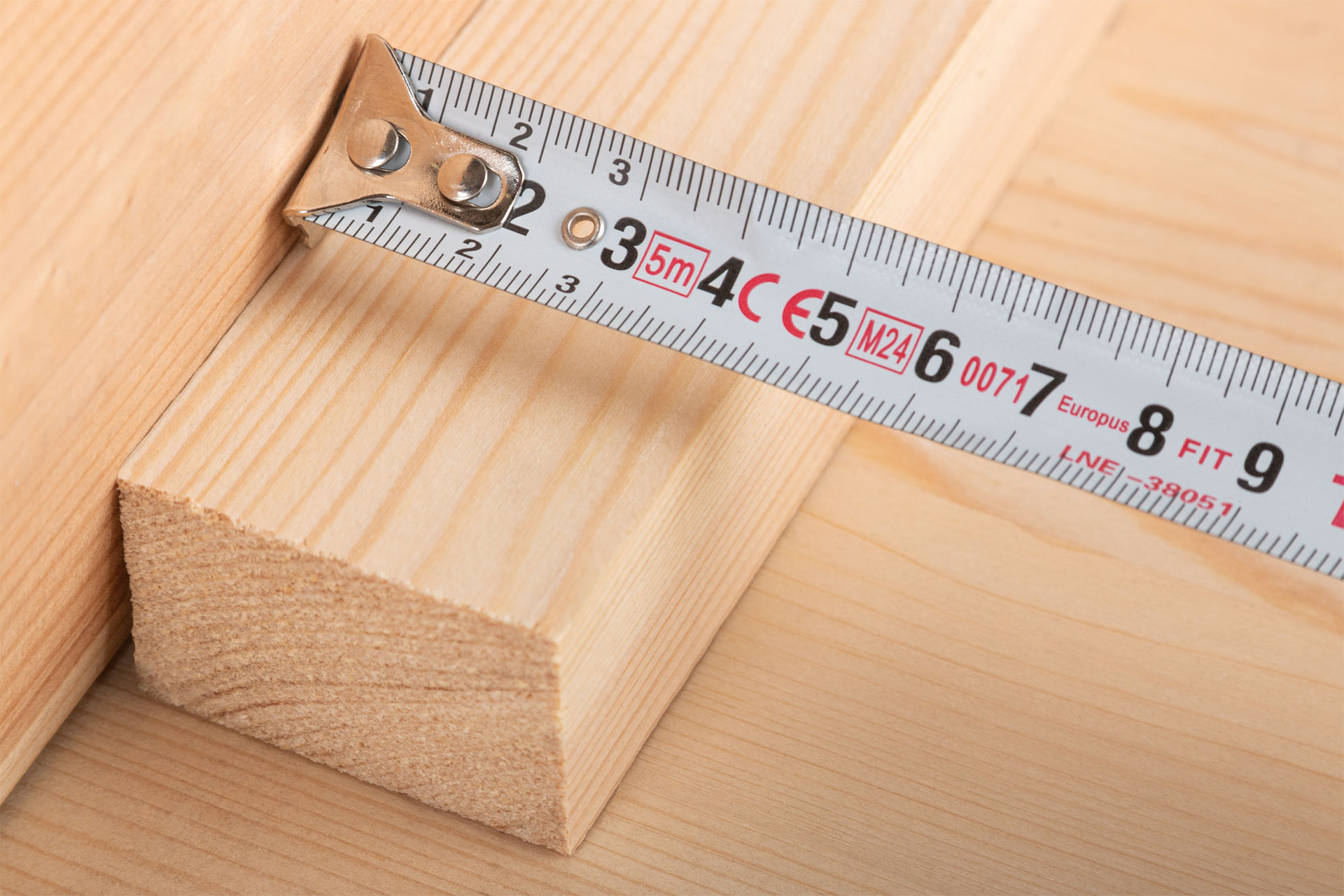 Рулетка Гранд, калибр.лента, нейлон.покр., магн.крючок, двойной стопор, прорезин.корпус 5 м х 19 мм