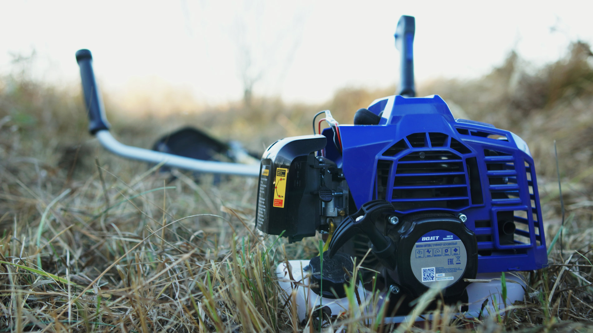 Триммер бензиновый коса 2-х тактн. 52 см? 43 см леска+нож