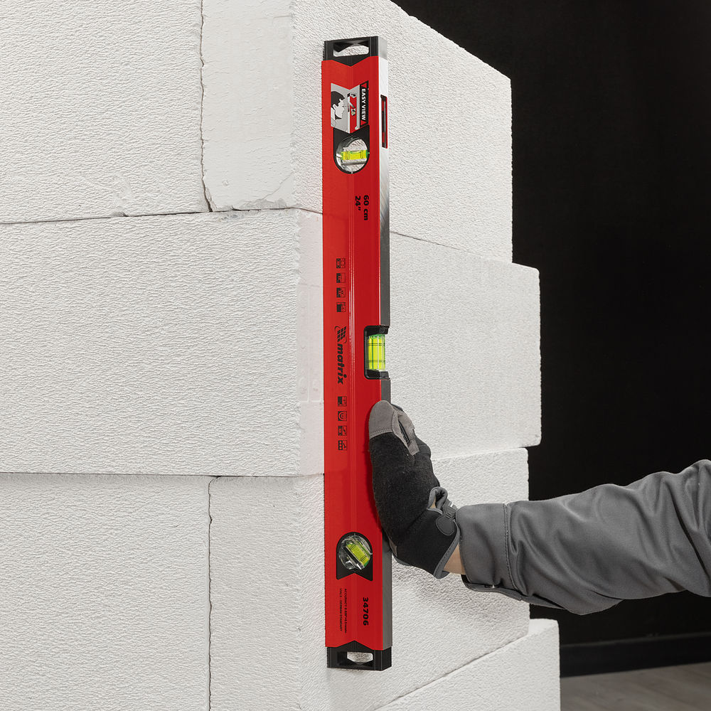 Уровень алюминиевый магнитный, 600 мм, фрезерованный, 3 глазка (1 зеркальный) усиленный Matrix (34706)