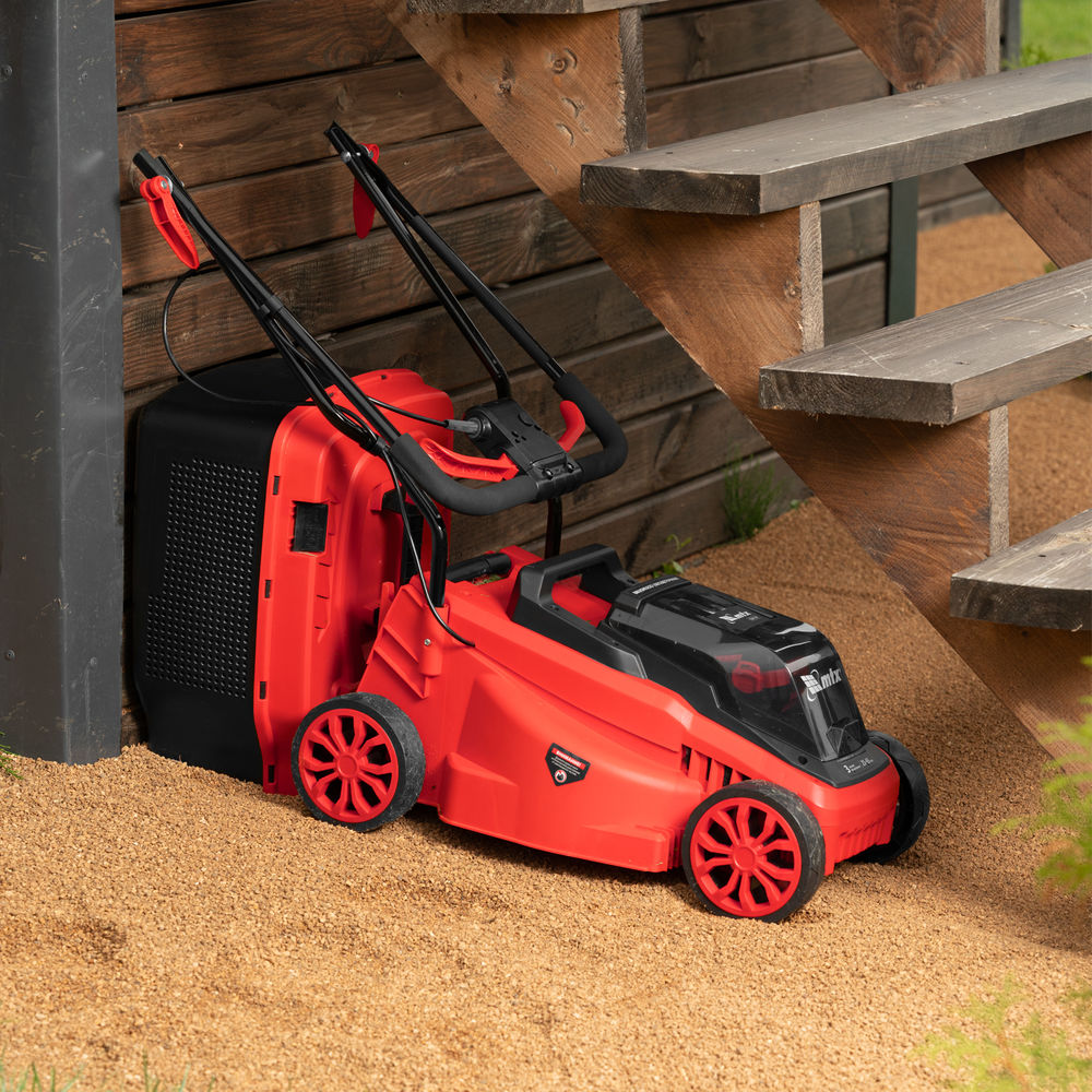 Газонокосилка аккумуляторная бесщеточная CLM-320, 320 мм, травосб. 30 л, Li-Ion, 20 В MTX (58901)