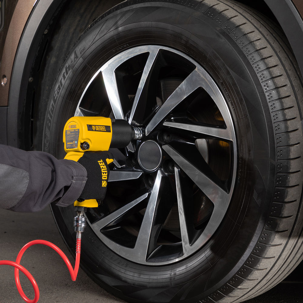 Ударный пневмогайковерт IW680, 1/2, 7000 об/мин, 680 Нм Denzel (57471)