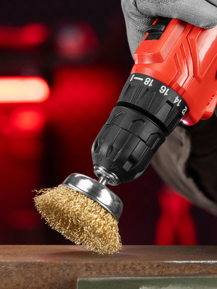 Щетка для дрели, 65 мм, чашка со шпилькой, латунированная витая проволока Matrix (74477)