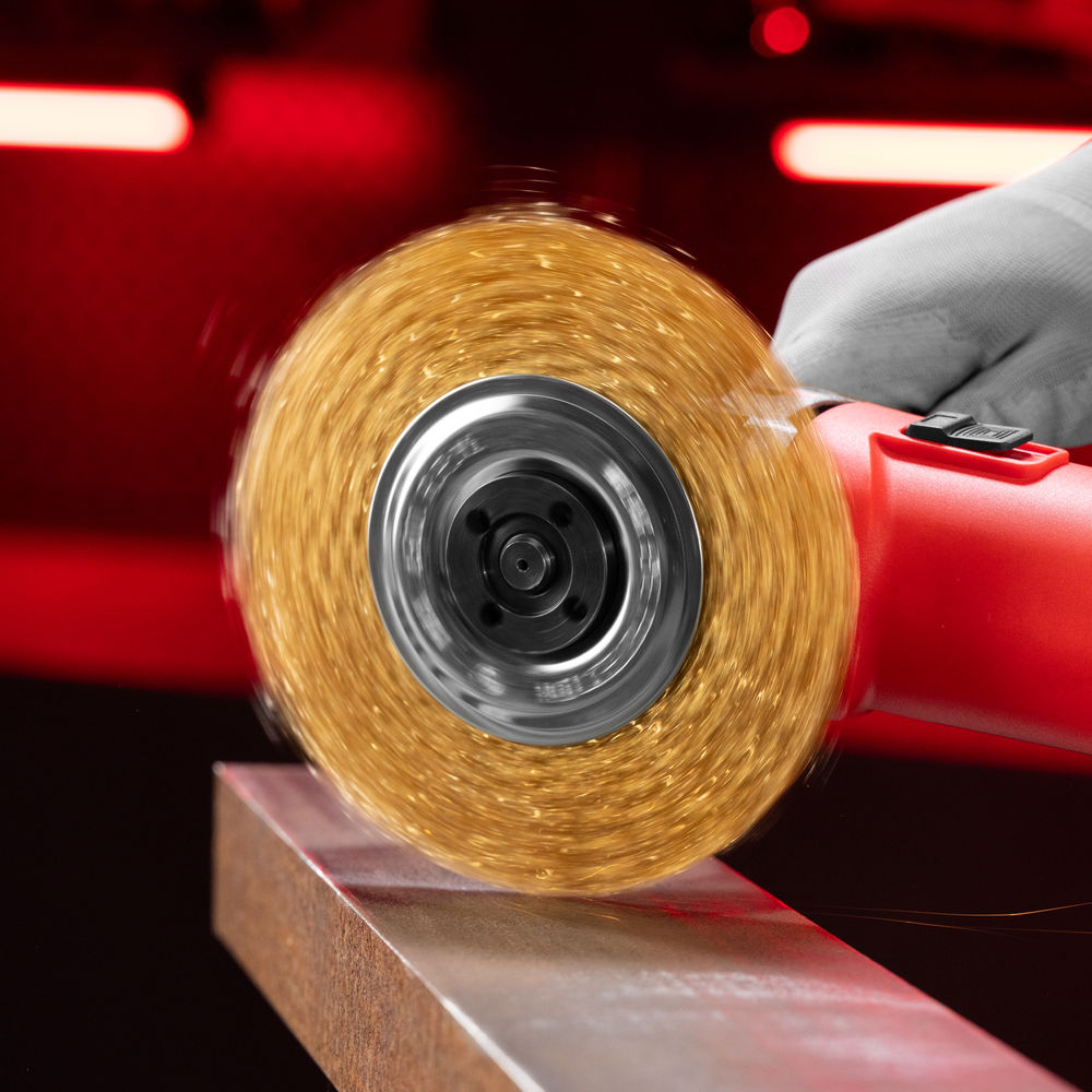 Щетка для УШМ, 150 мм, посадка 22.2 мм, плоская, латунированная витая проволока Matrix (74664)