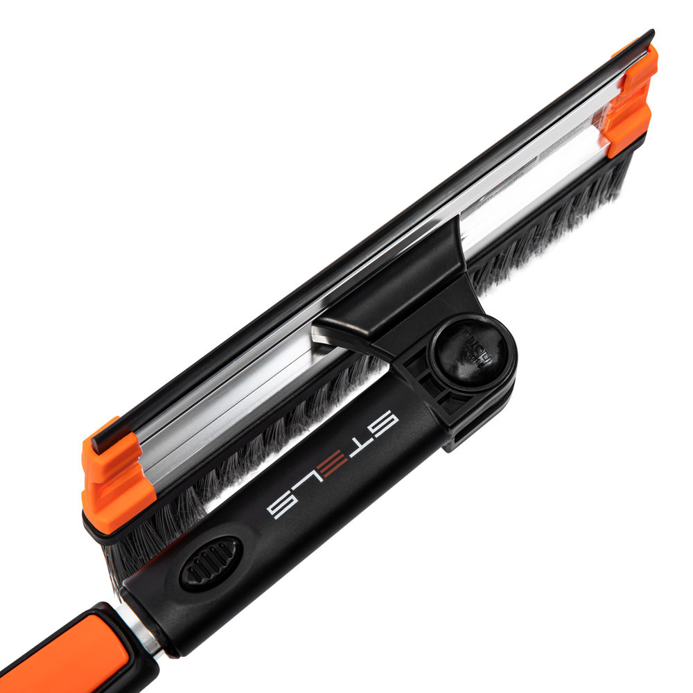 Щетка-сметка для снега со скребком и водосгоном, телескопическая, поворотная голова Stels (55299)