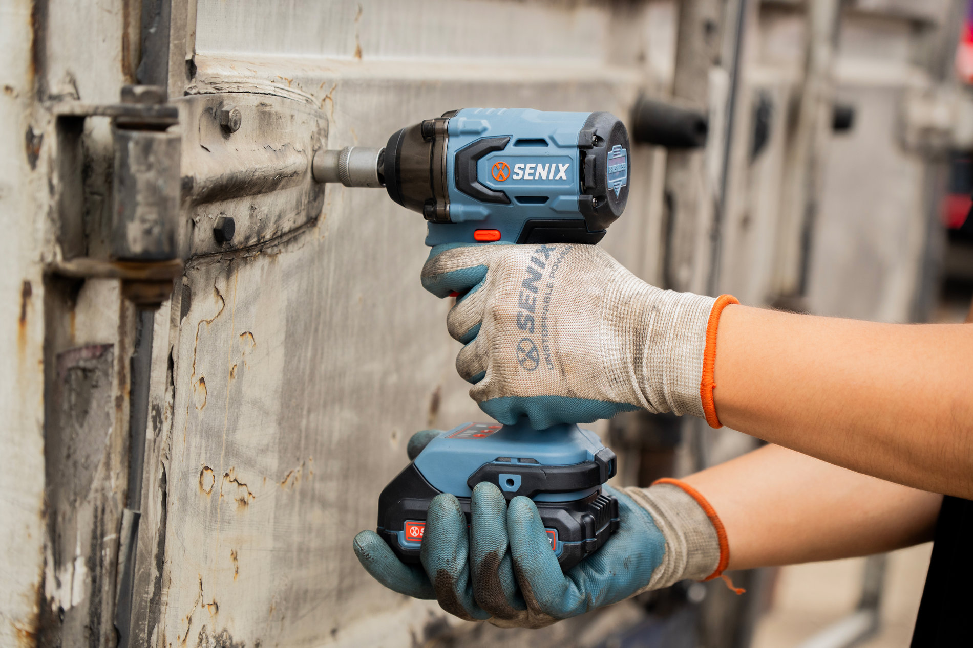 Импульсный гайковерт 1/2, 330 Нм, 1х4Ач, ЗУ, кейс X2 20В