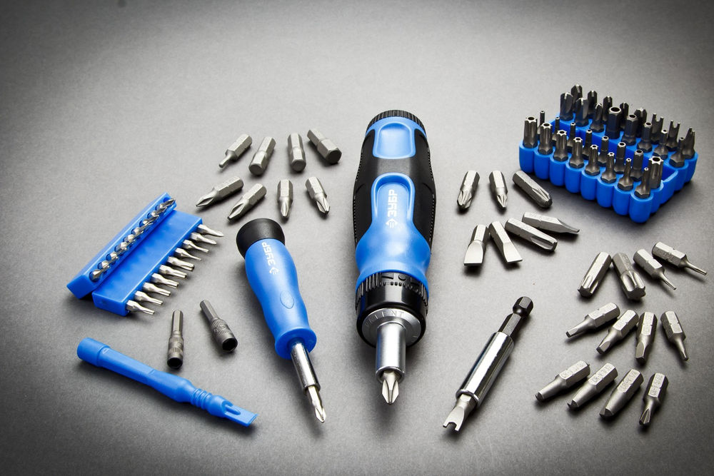 Набор реверсивная отвертка с насадками 129 предм. Профессионал ЗУБР 25237-H129