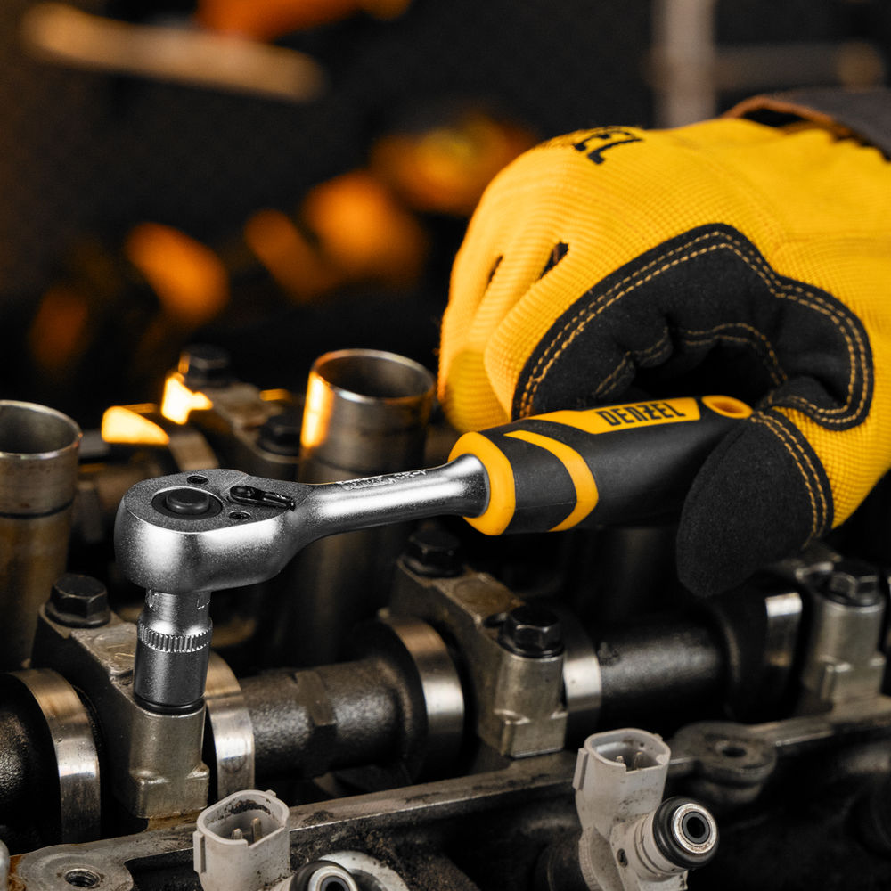 Ключ-трещотка 1/4, 90 зубьев, с быстрым сбросом, CrV Denzel